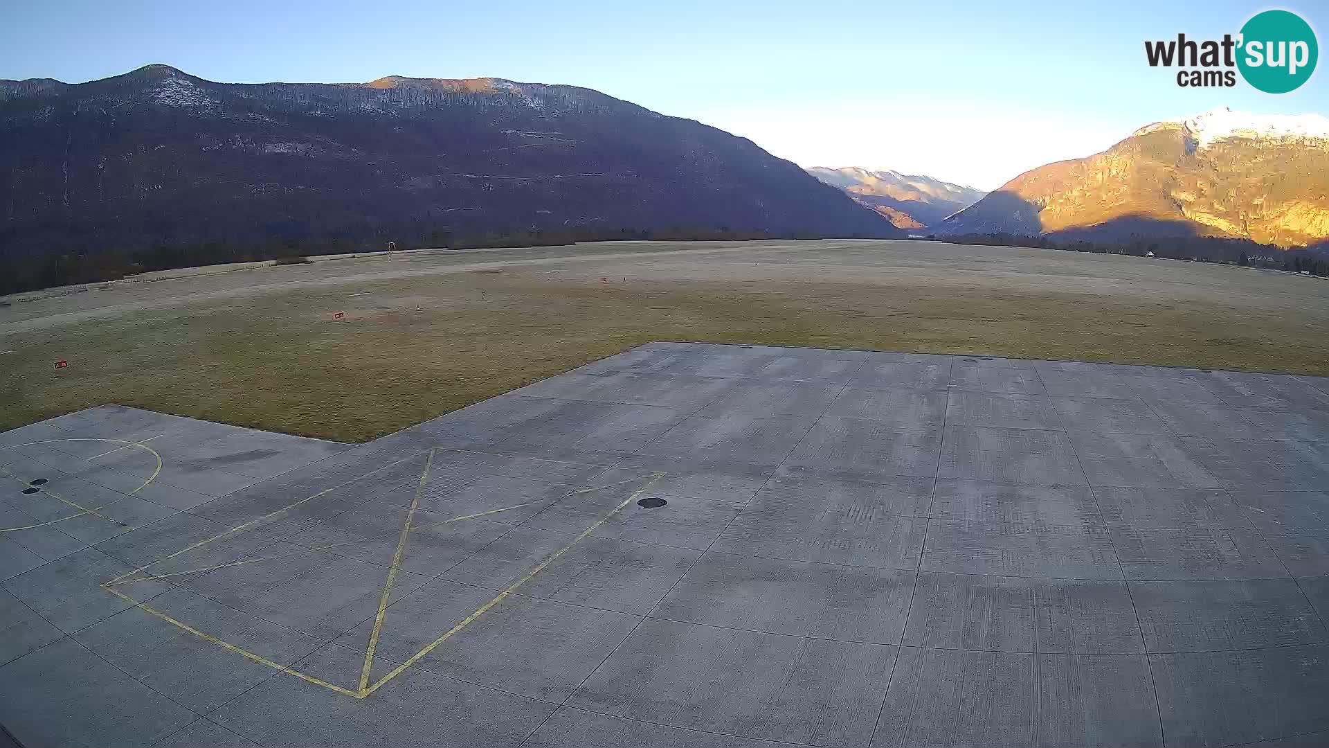 Bovec airport webcam – Skydive Bovec