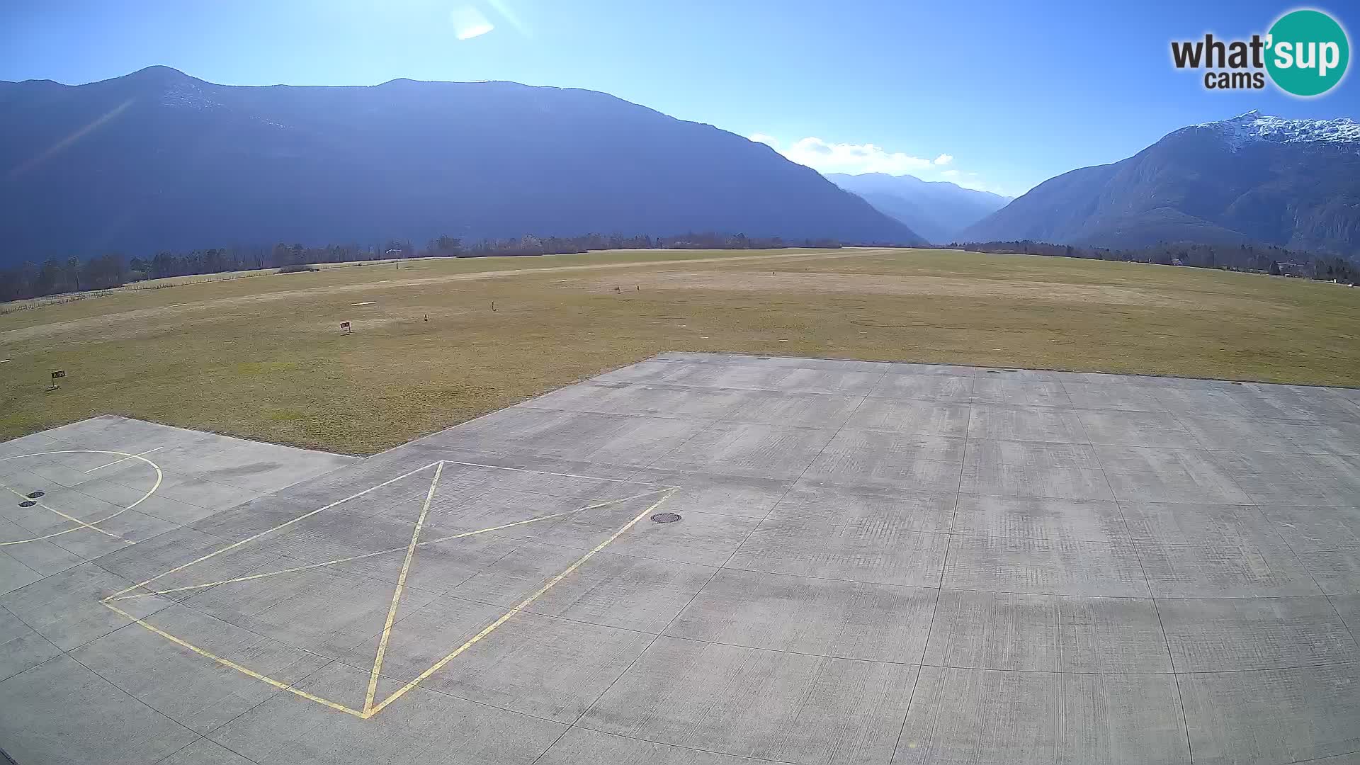 Web kamera zračne luke Bovec – Skydive Bovec