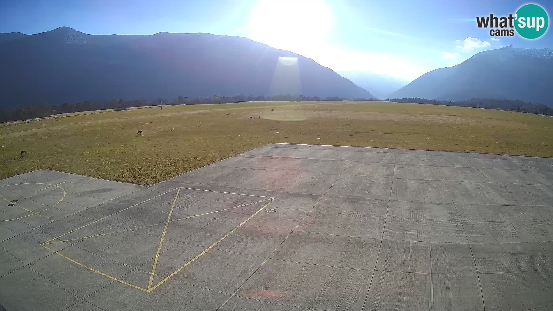 Bovec spletna kamera letališče – Skydive Bovec