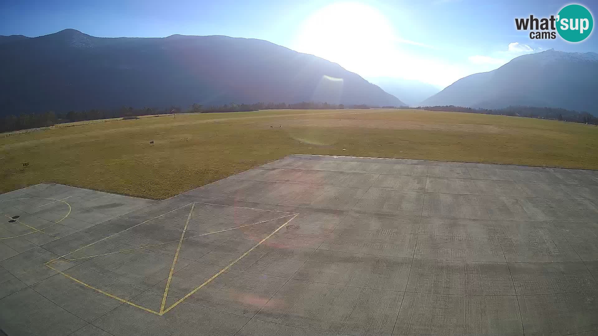 Web kamera zračne luke Bovec – Skydive Bovec
