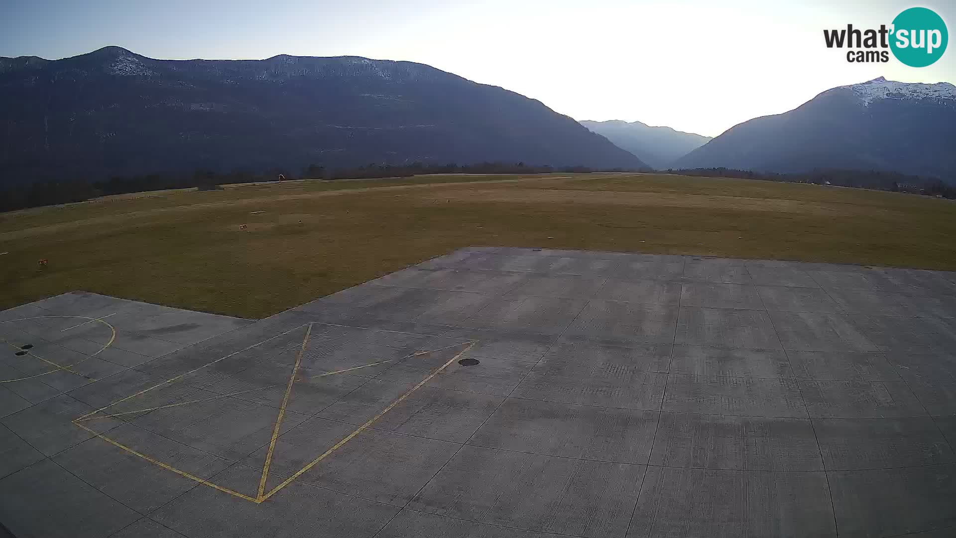 Bovec spletna kamera letališče – Skydive Bovec