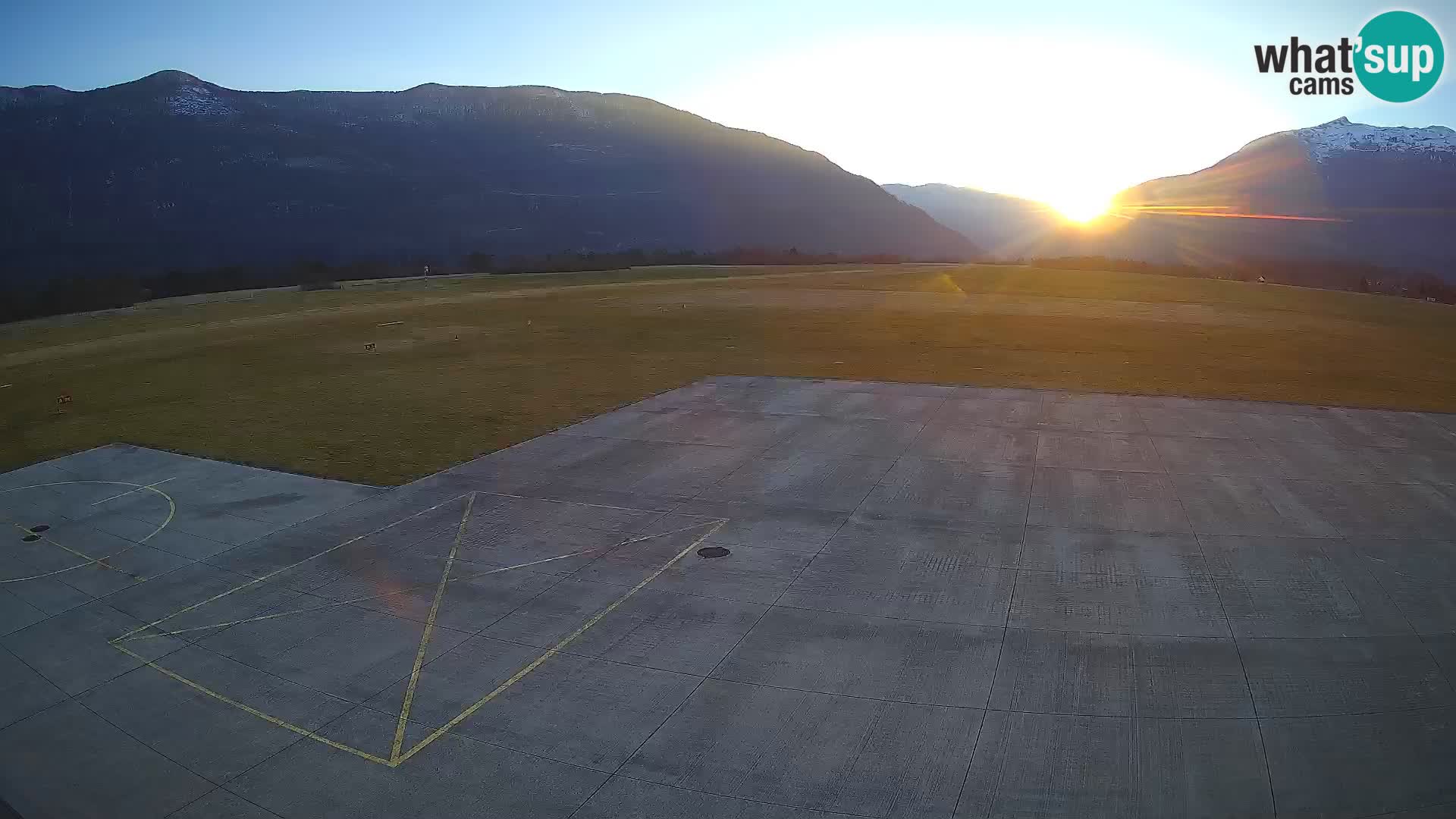 Web kamera zračne luke Bovec – Skydive Bovec