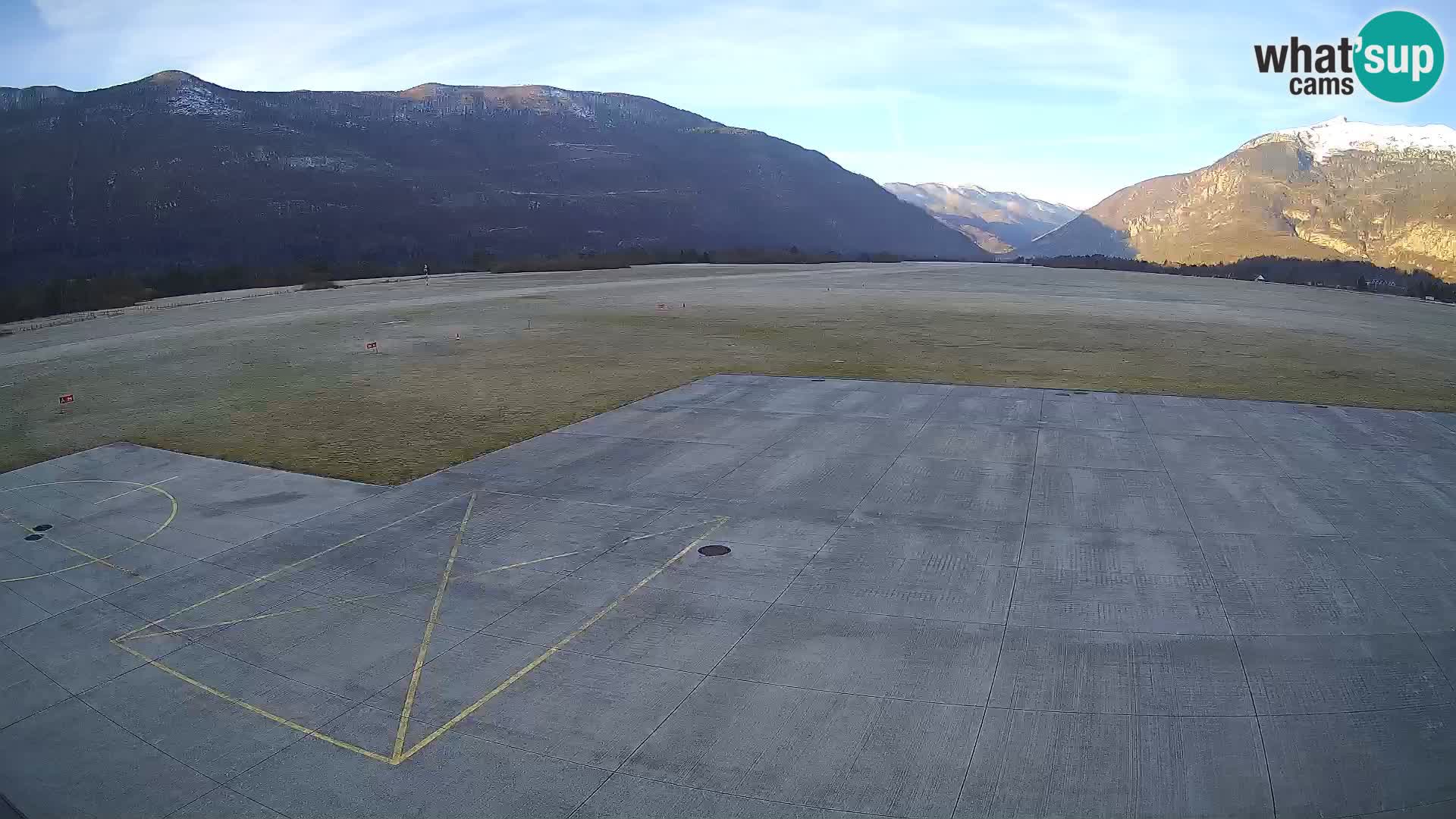 Web kamera zračne luke Bovec – Skydive Bovec
