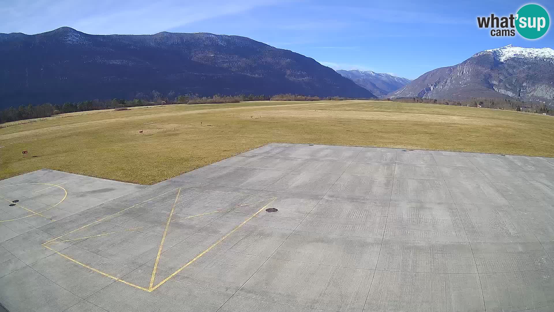 Bovec spletna kamera letališče – Skydive Bovec