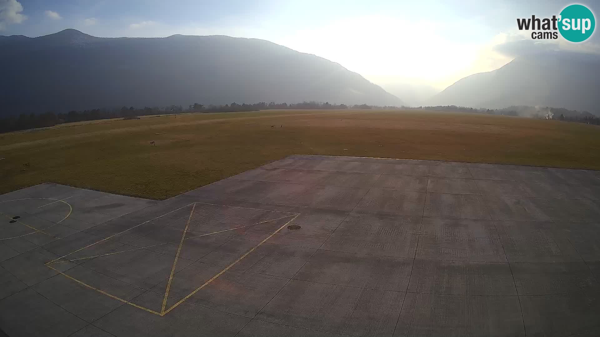 Bovec spletna kamera letališče – Skydive Bovec