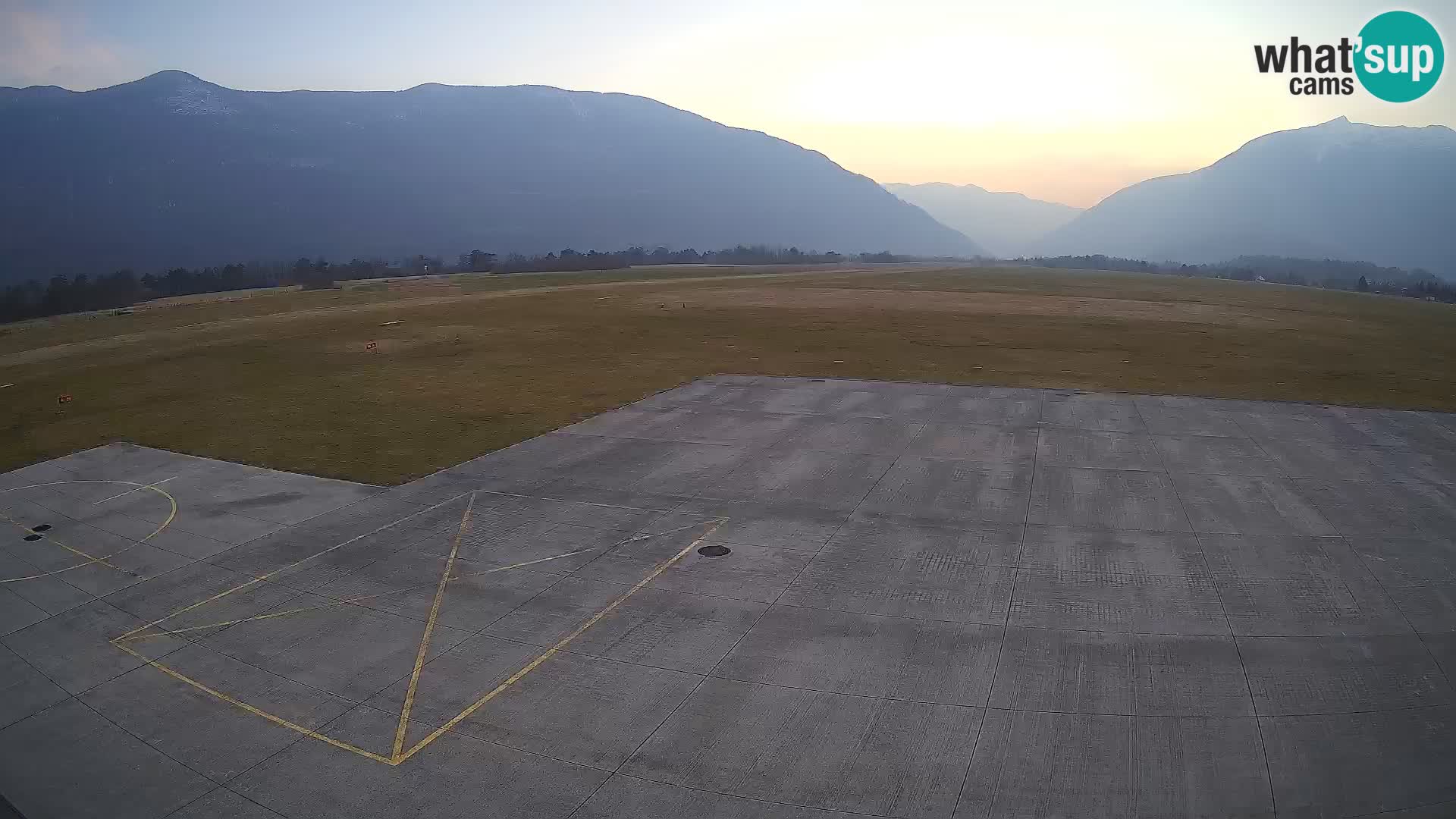 Bovec airport webcam – Skydive Bovec