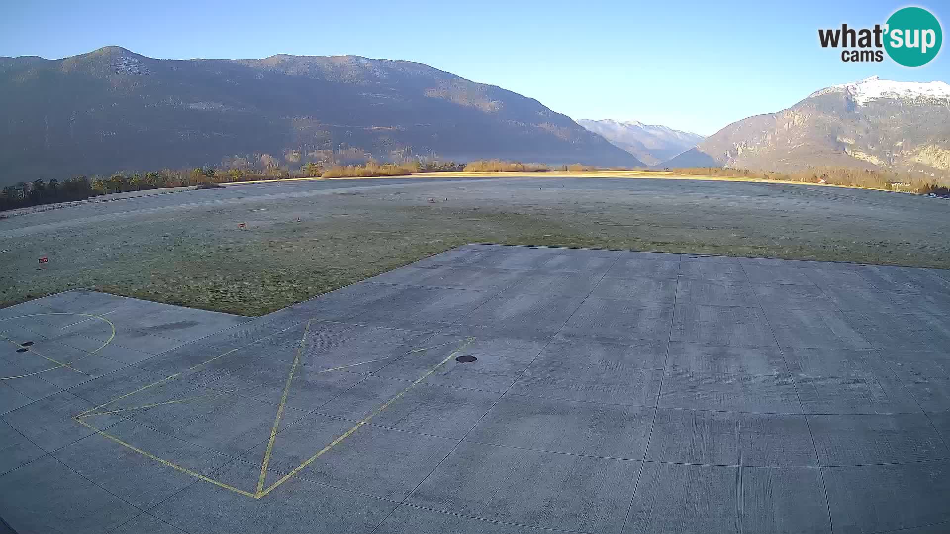 Bovec spletna kamera letališče – Skydive Bovec