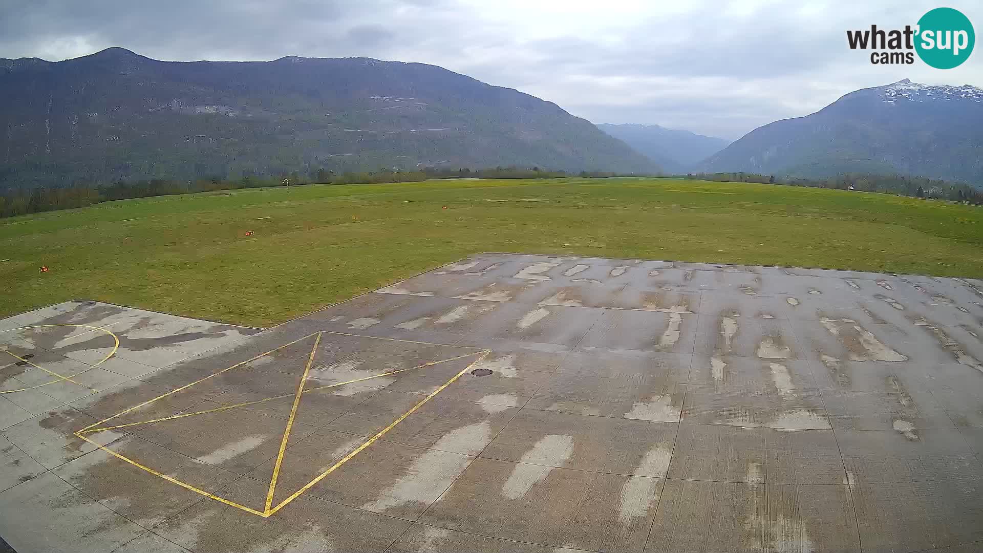 Bovec spletna kamera letališče – Skydive Bovec