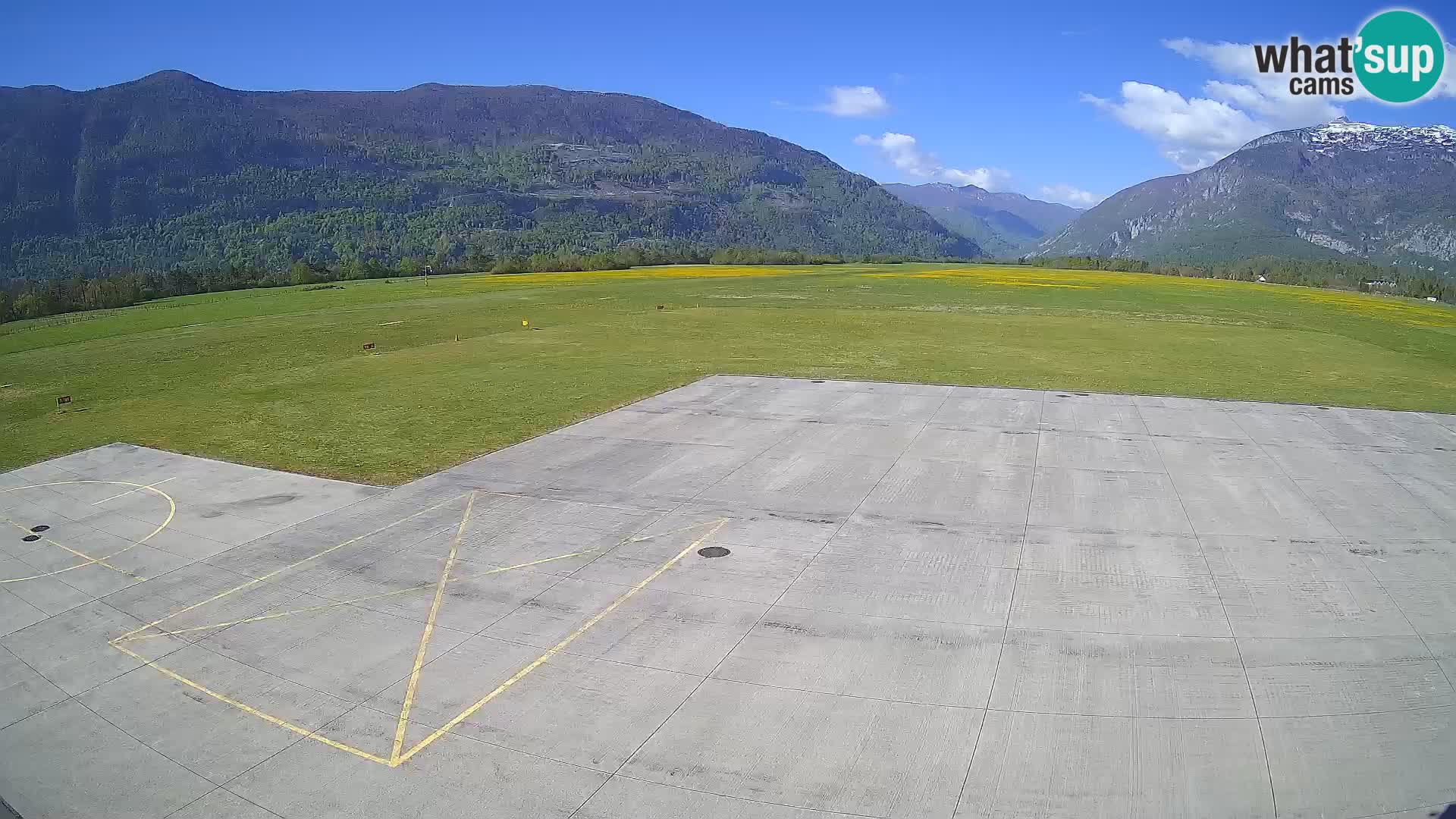 Bovec spletna kamera letališče – Skydive Bovec