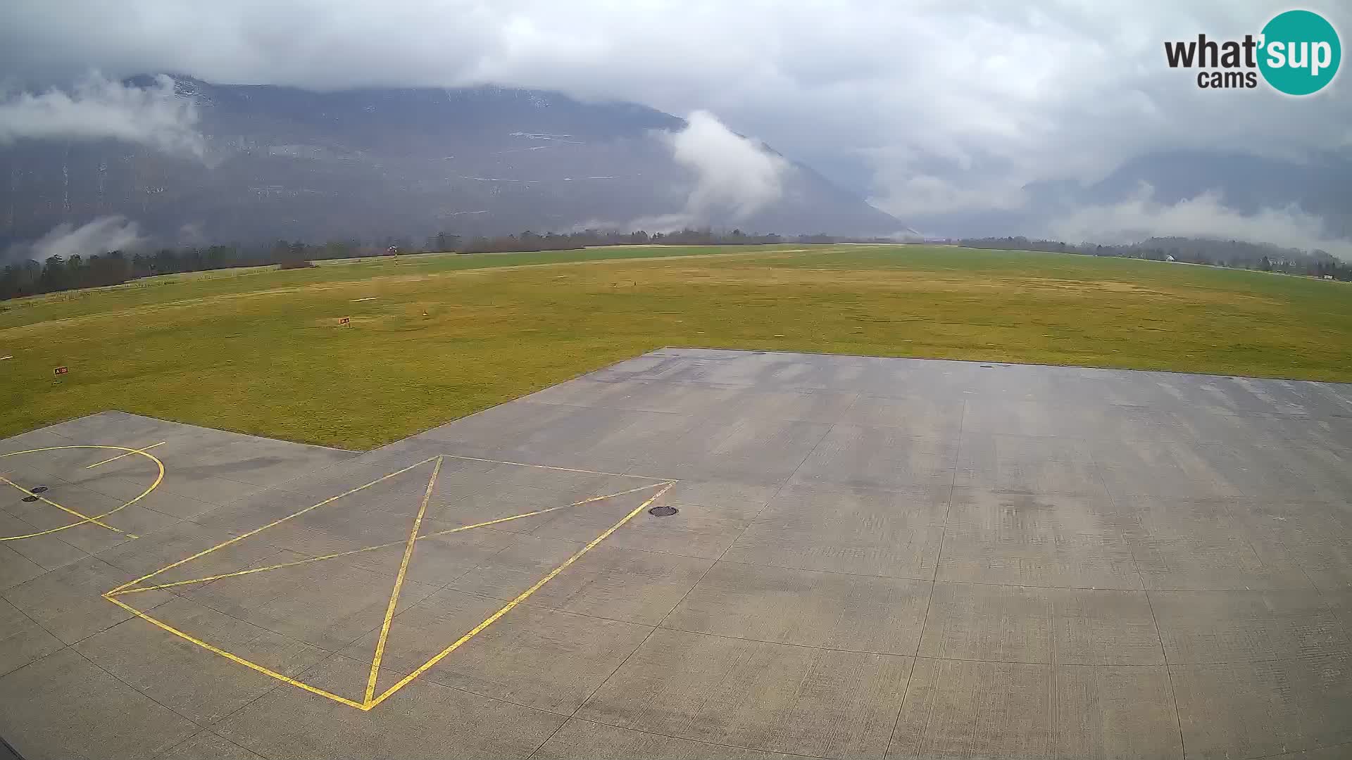 Bovec spletna kamera letališče – Skydive Bovec