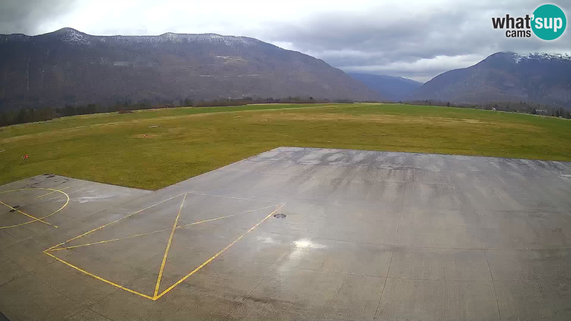 Bovec spletna kamera letališče – Skydive Bovec