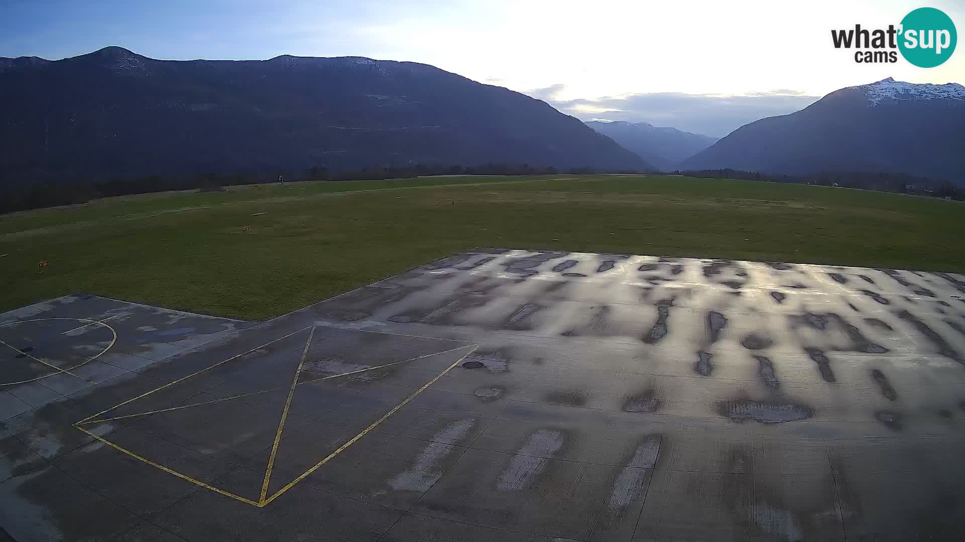 Bovec airport webcam – Skydive Bovec