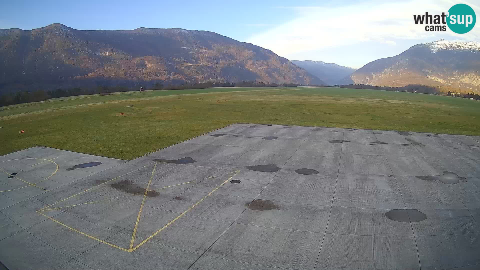 Bovec airport webcam – Skydive Bovec