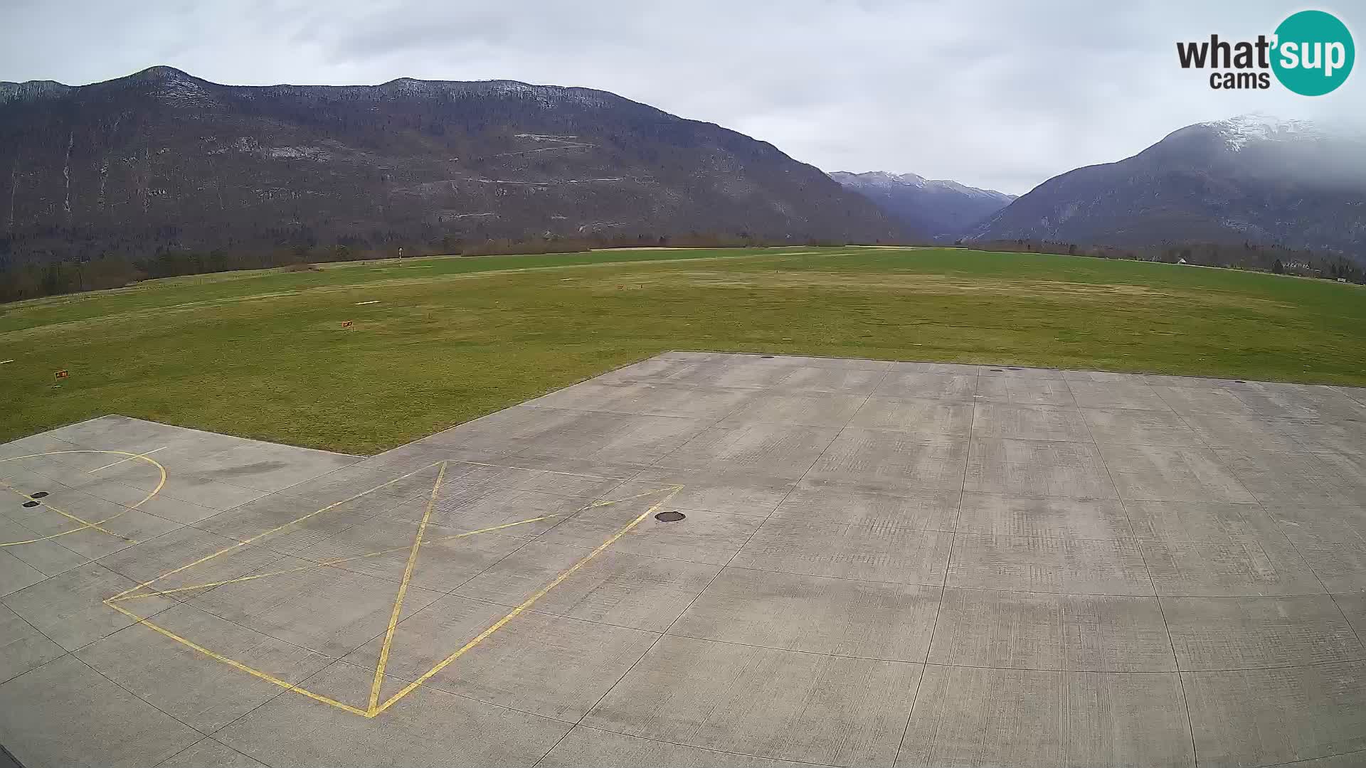 Bovec spletna kamera letališče – Skydive Bovec