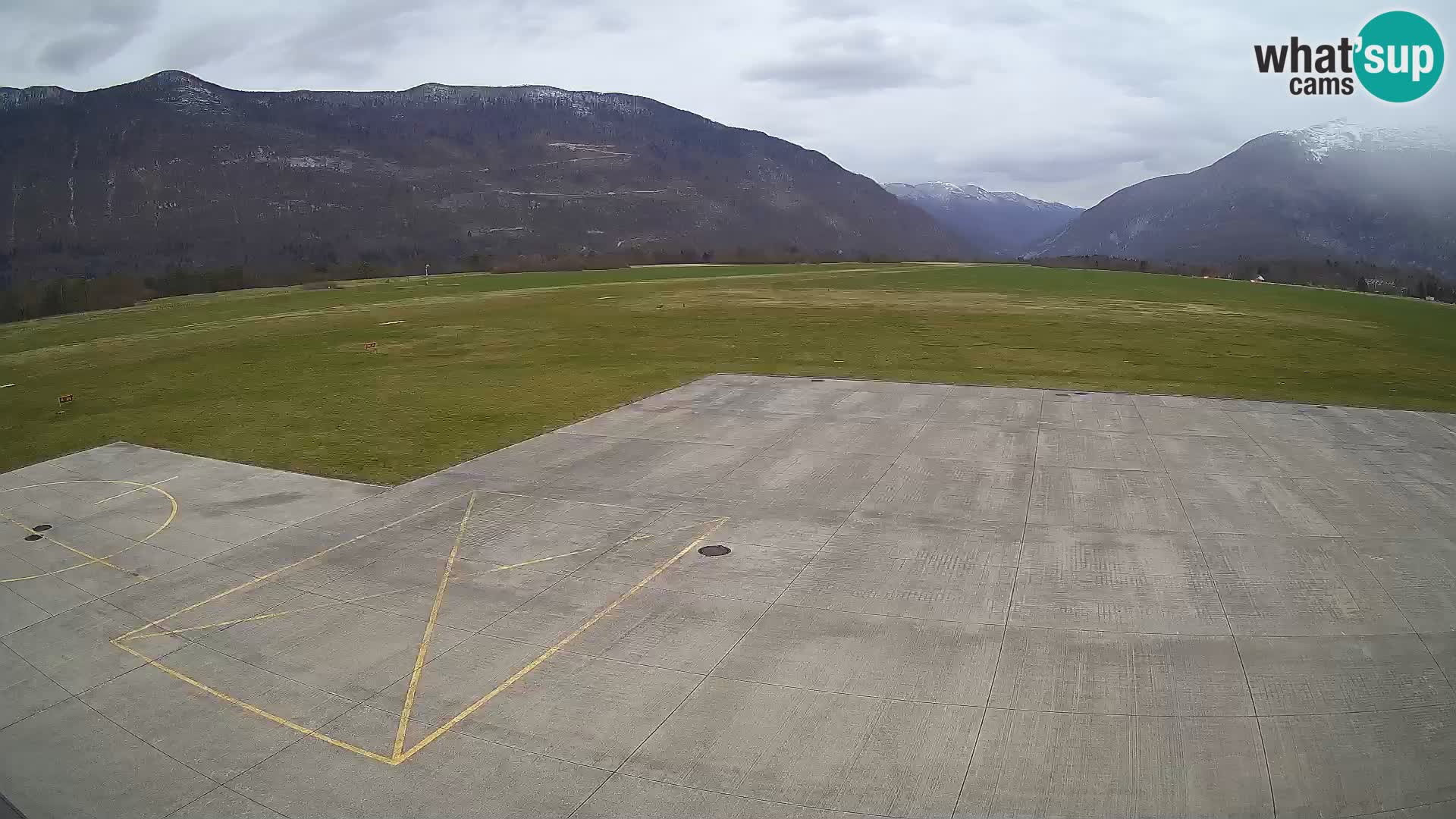 Bovec spletna kamera letališče – Skydive Bovec