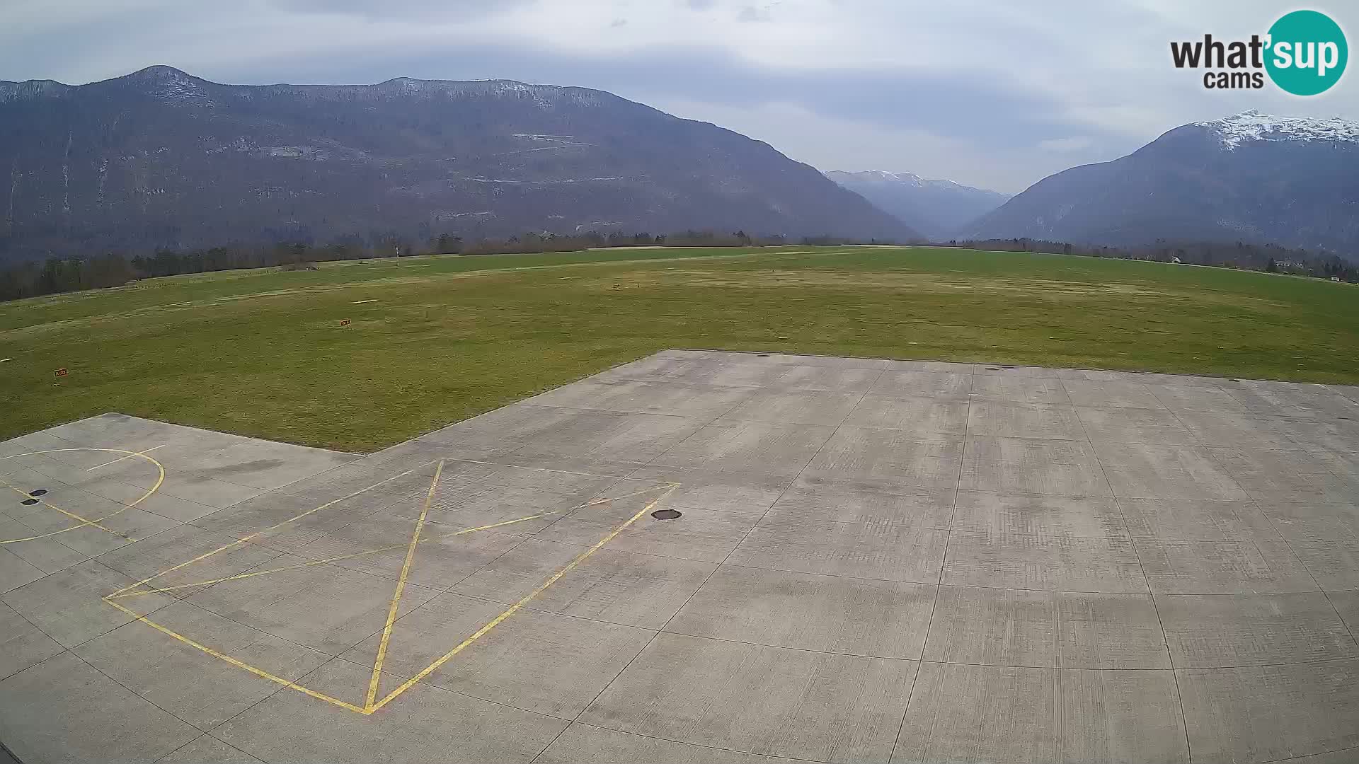 Bovec spletna kamera letališče – Skydive Bovec