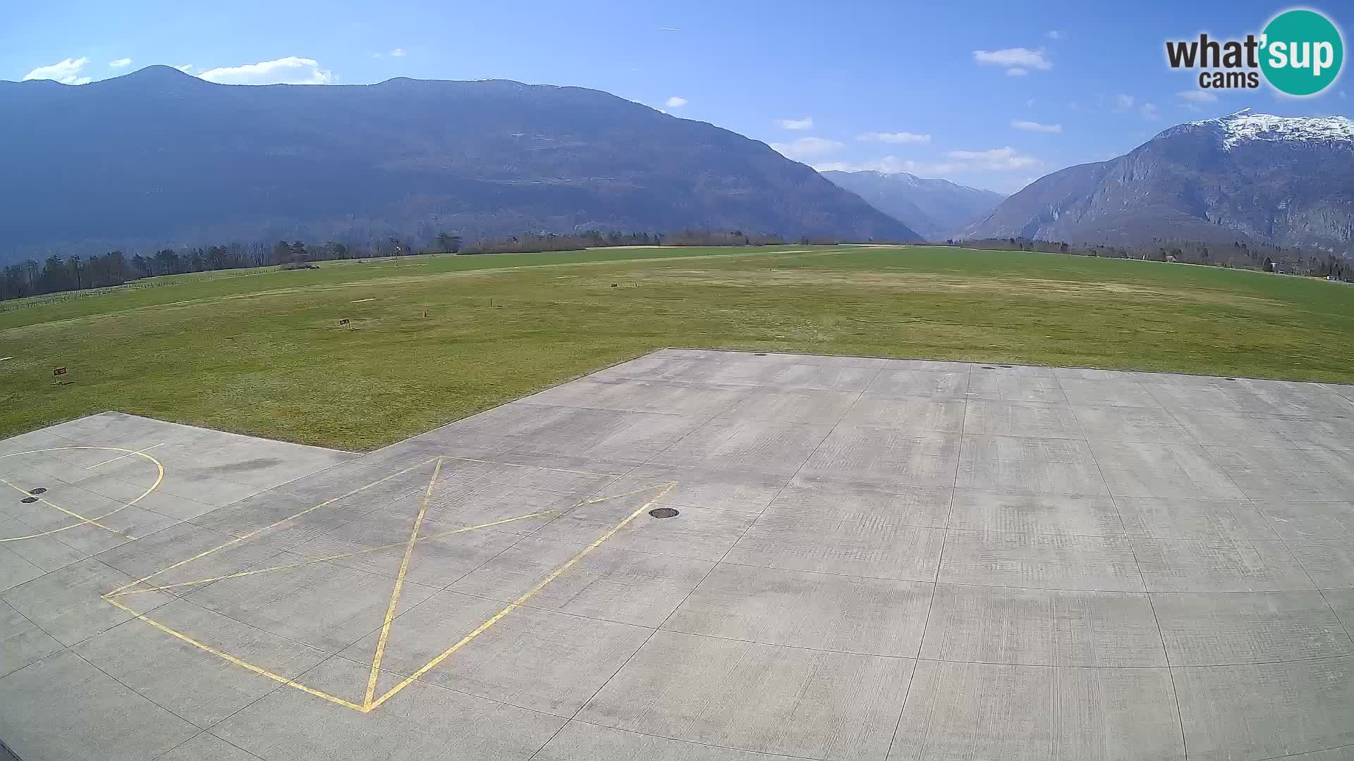 Webcam aereoporto di Bovec (Plezzo) – Vista verso il Kanin