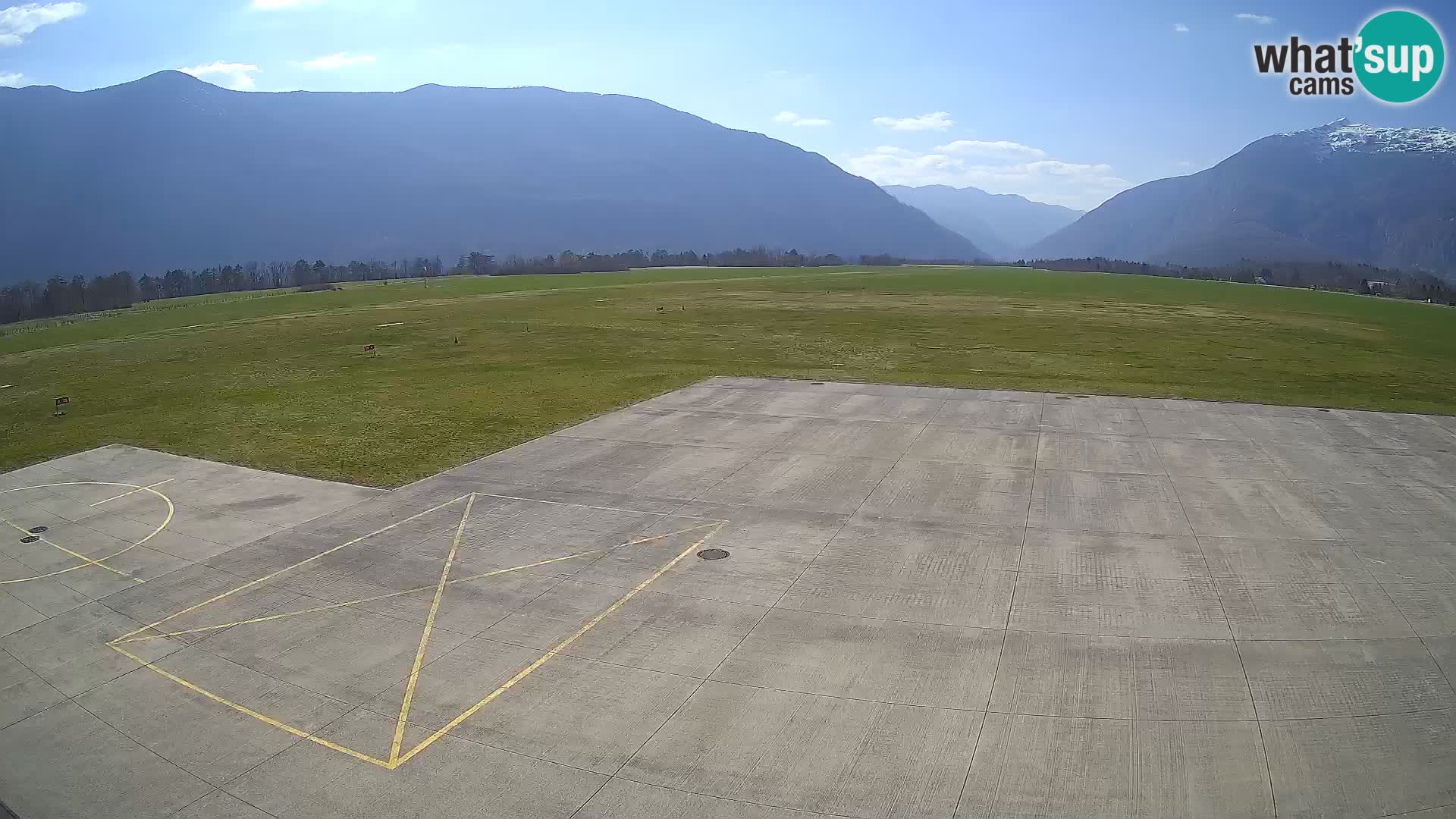 Bovec spletna kamera letališče – Skydive Bovec