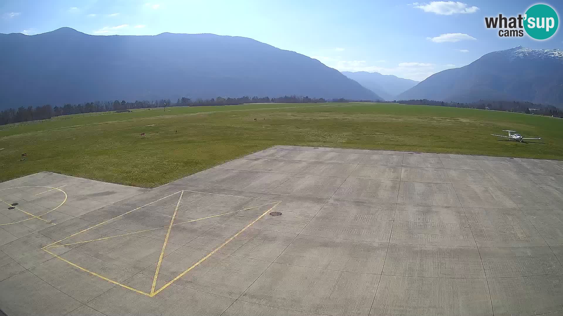 Bovec spletna kamera letališče – Skydive Bovec
