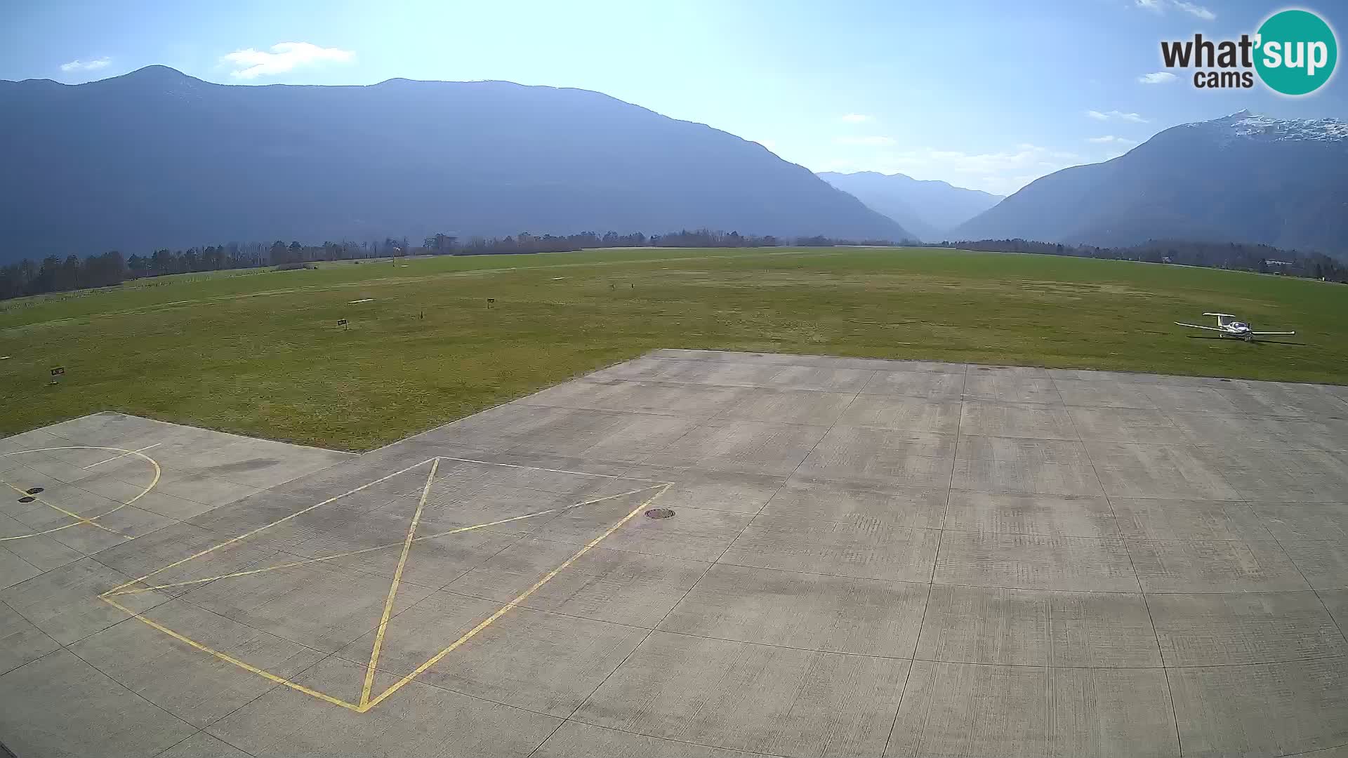 Bovec spletna kamera letališče – Skydive Bovec