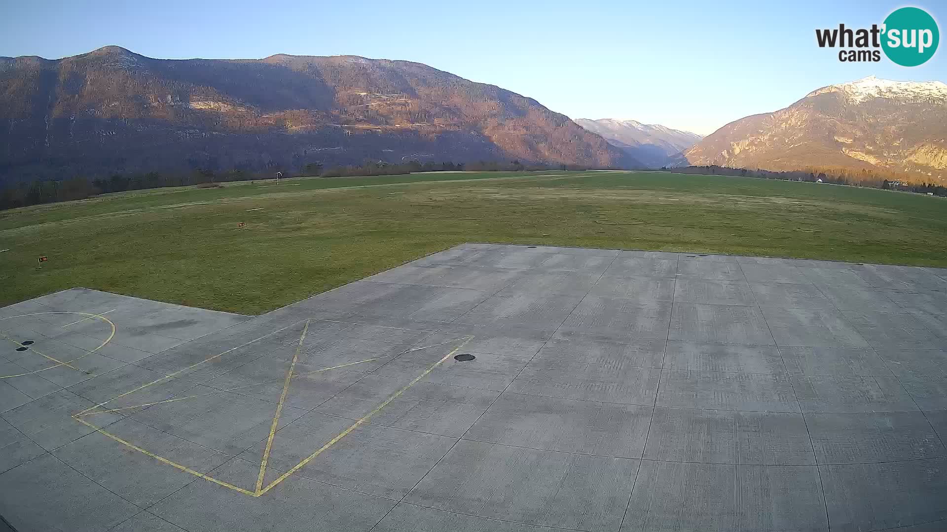 Bovec airport webcam – Skydive Bovec