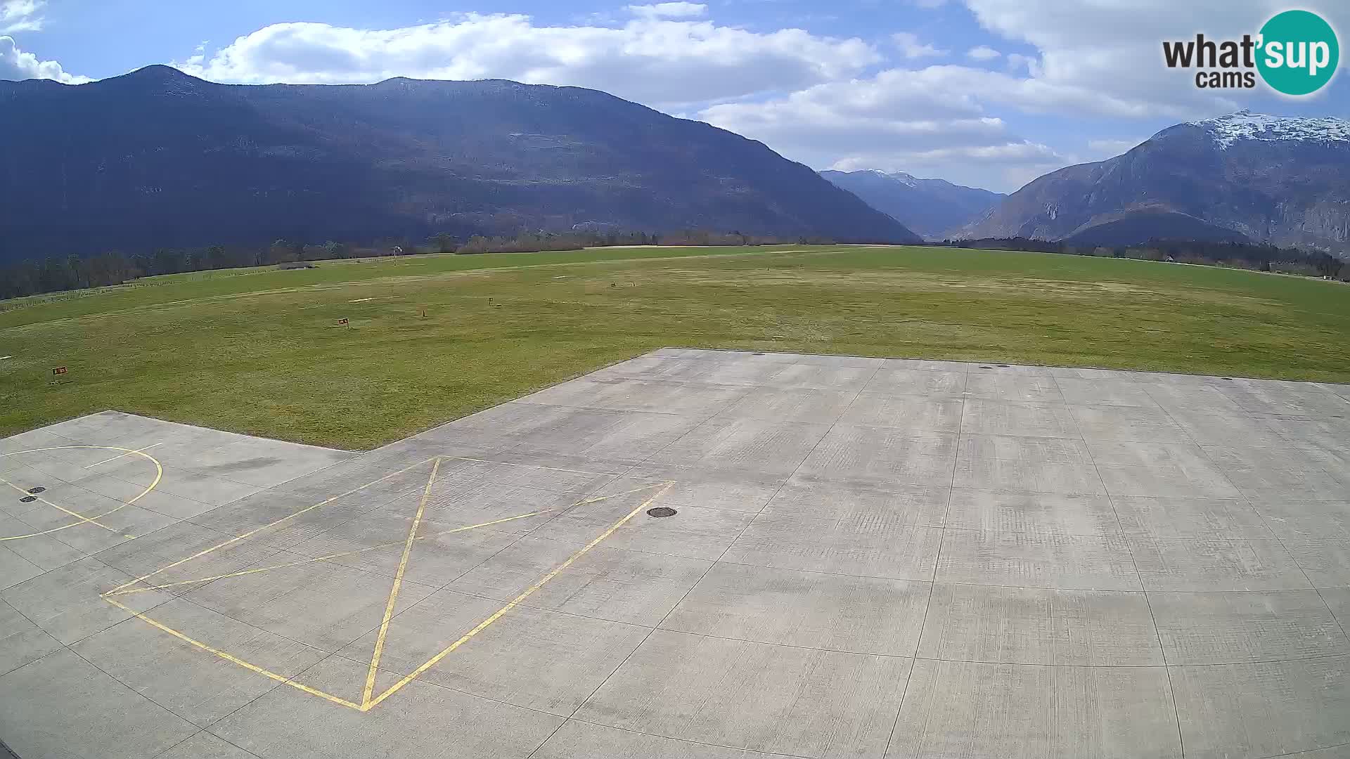 Webcam aereoporto di Bovec (Plezzo) – Vista verso il Kanin