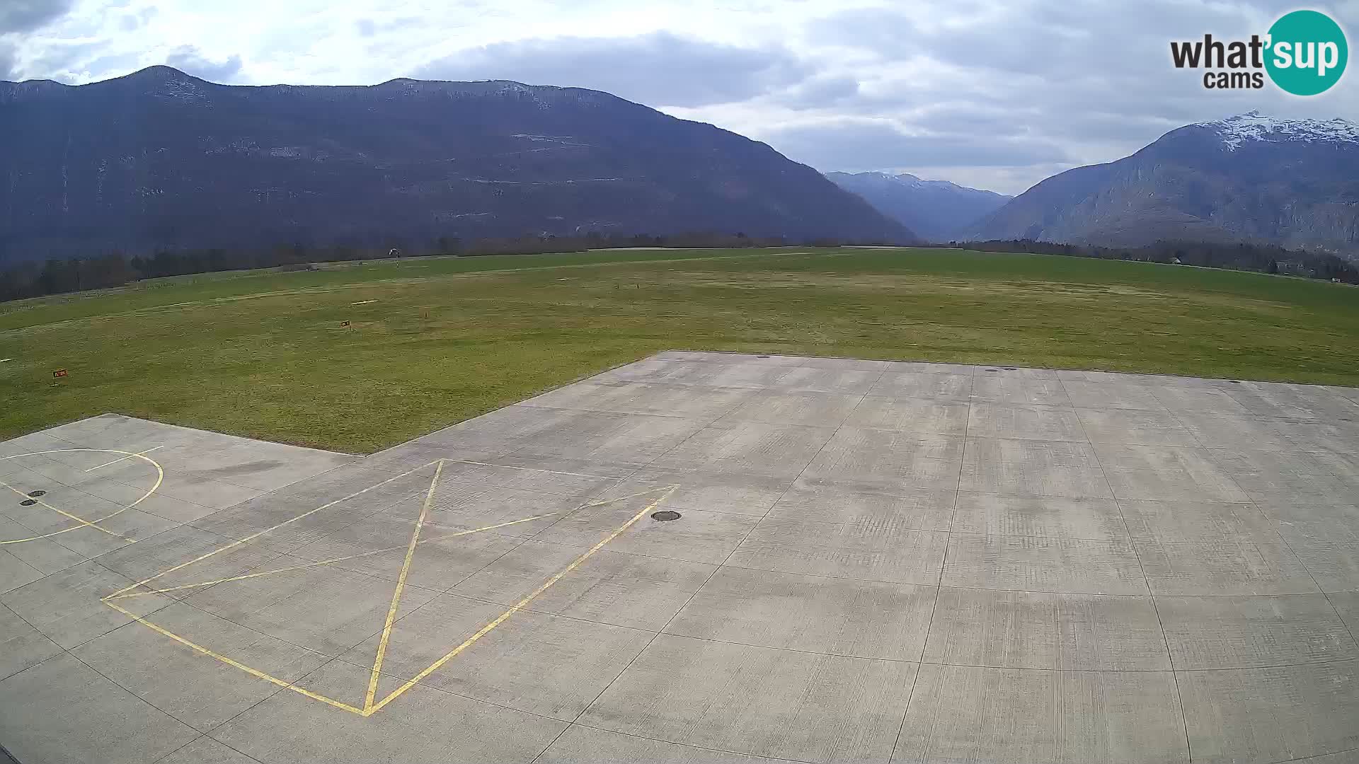 Bovec spletna kamera letališče – Skydive Bovec