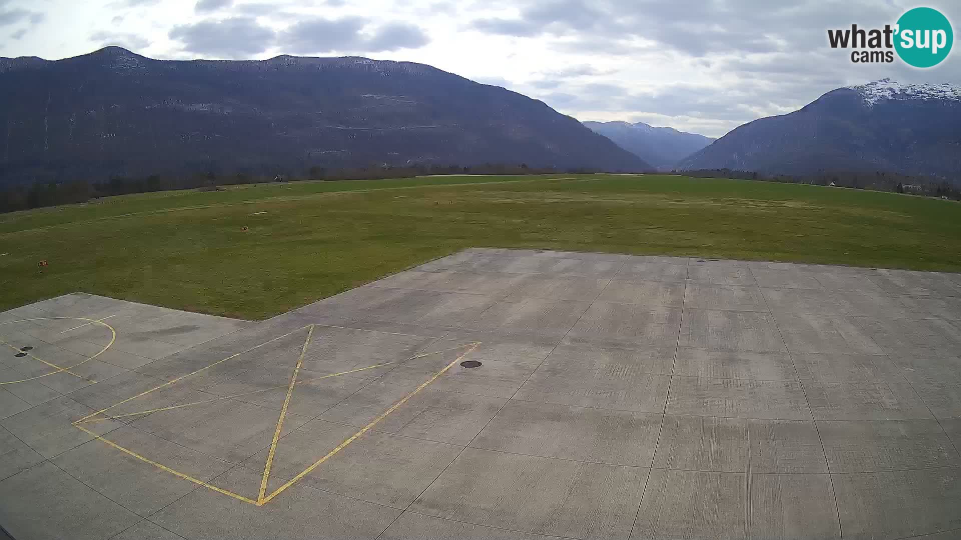 Bovec airport webcam – Skydive Bovec