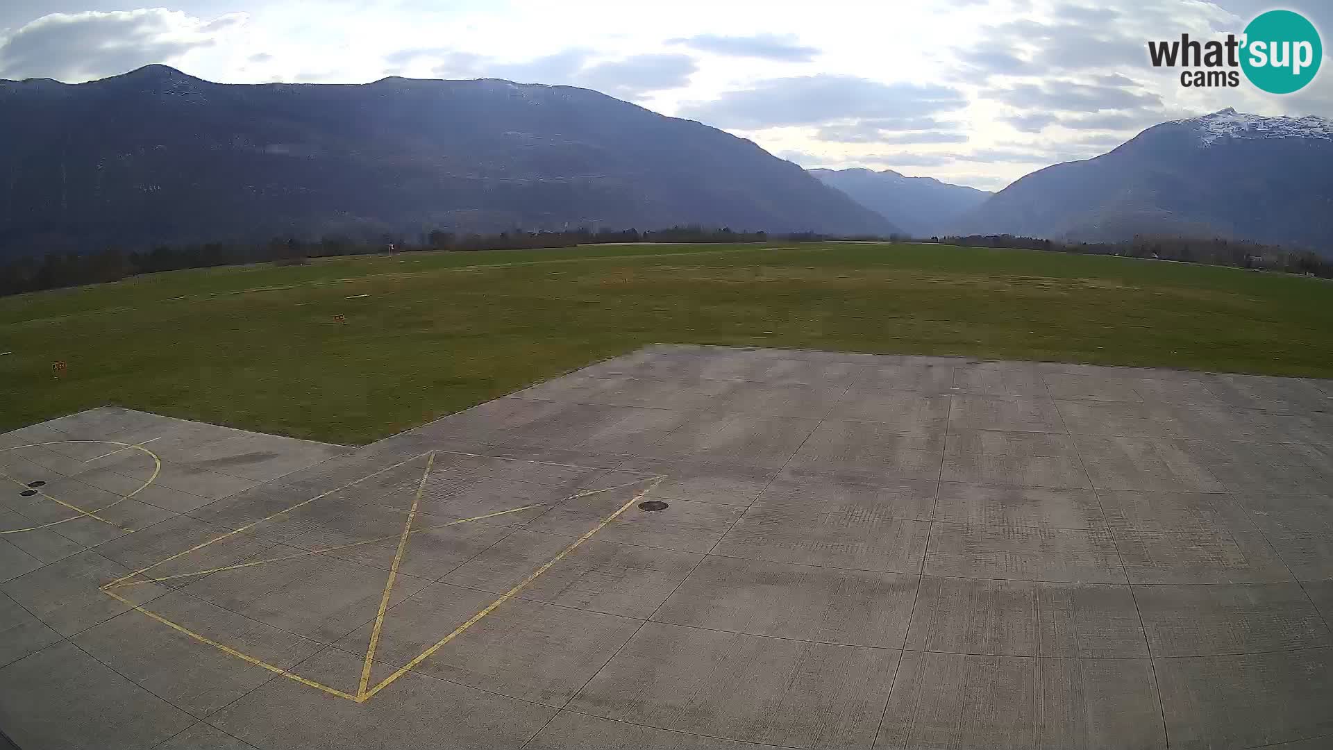 Web kamera zračne luke Bovec – Skydive Bovec