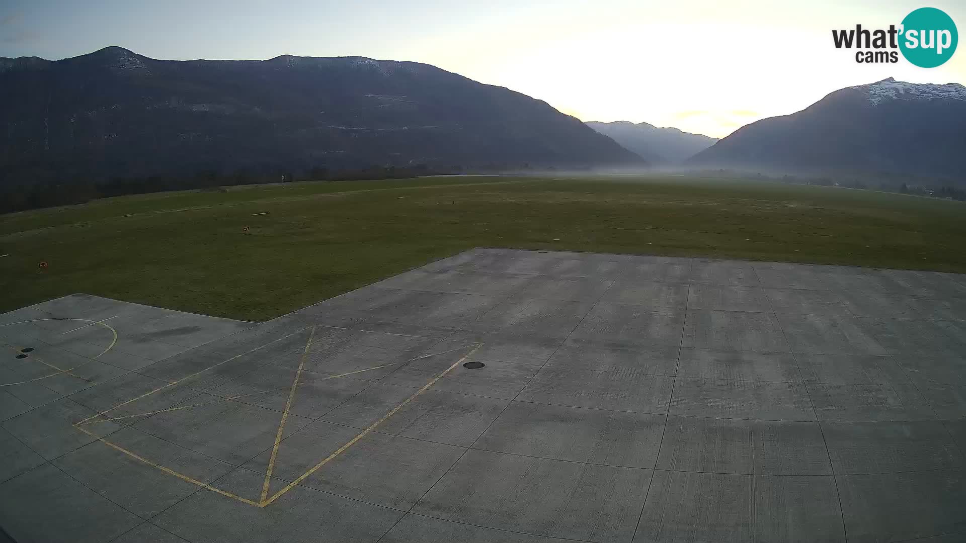 Bovec spletna kamera letališče – Skydive Bovec