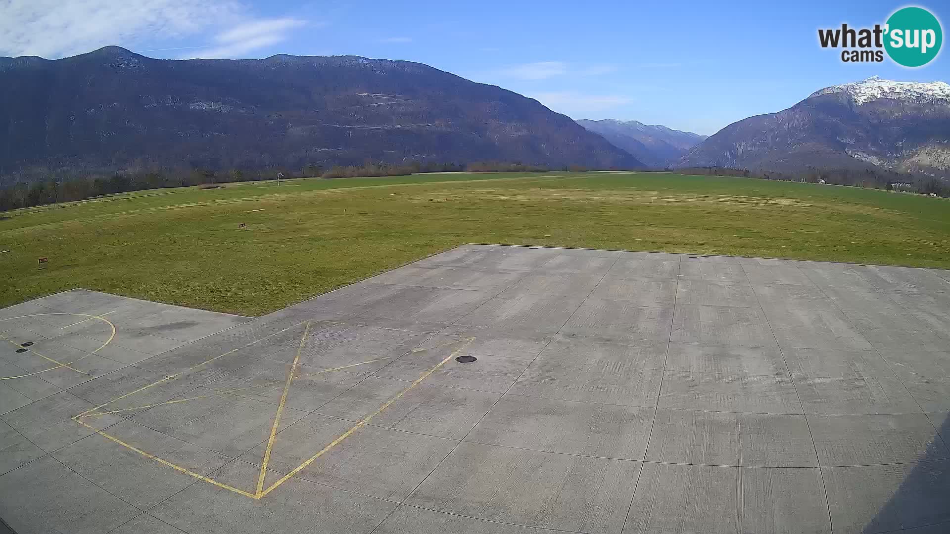 Bovec spletna kamera letališče – Skydive Bovec
