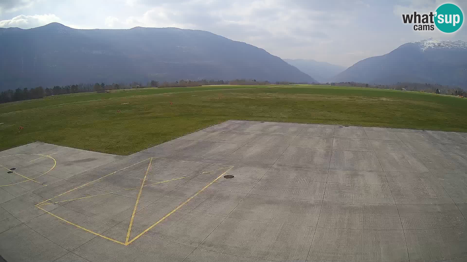 Webcam aereoporto di Bovec (Plezzo) – Vista verso il Kanin