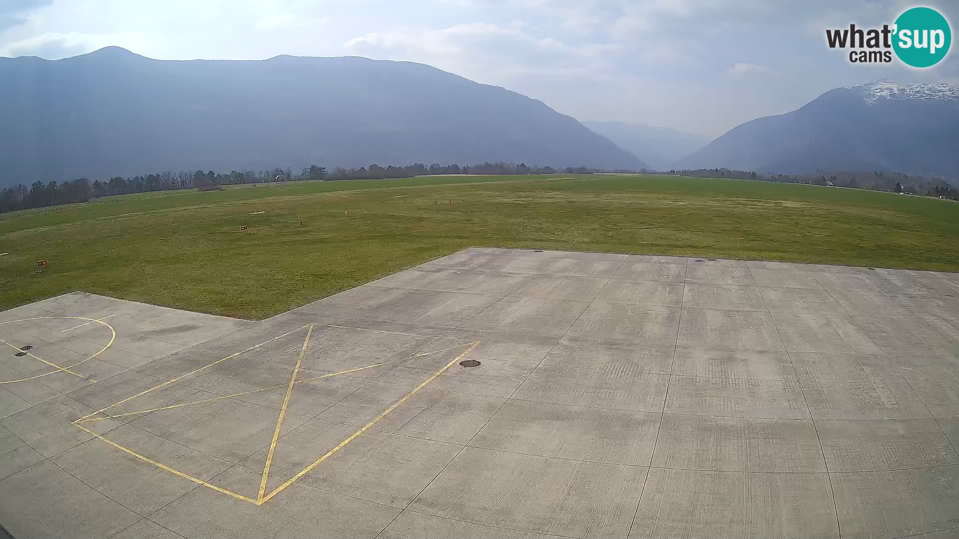 Webcam aereoporto di Bovec (Plezzo) – Vista verso il Kanin