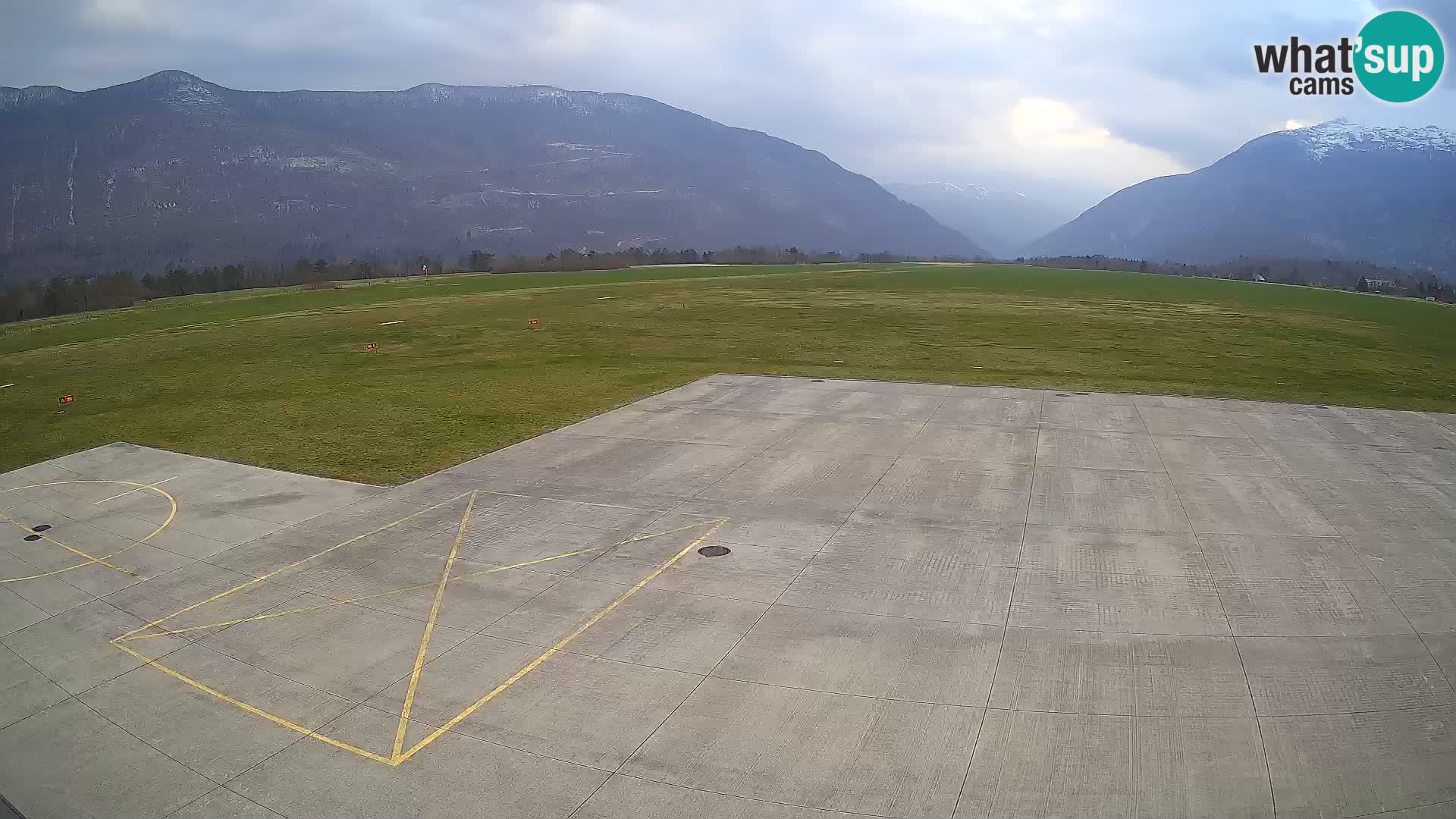 Bovec airport webcam – Skydive Bovec