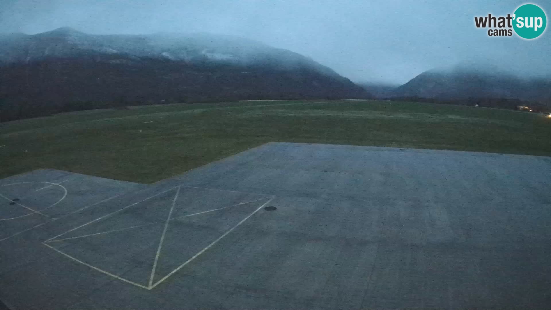 Bovec spletna kamera letališče – Skydive Bovec