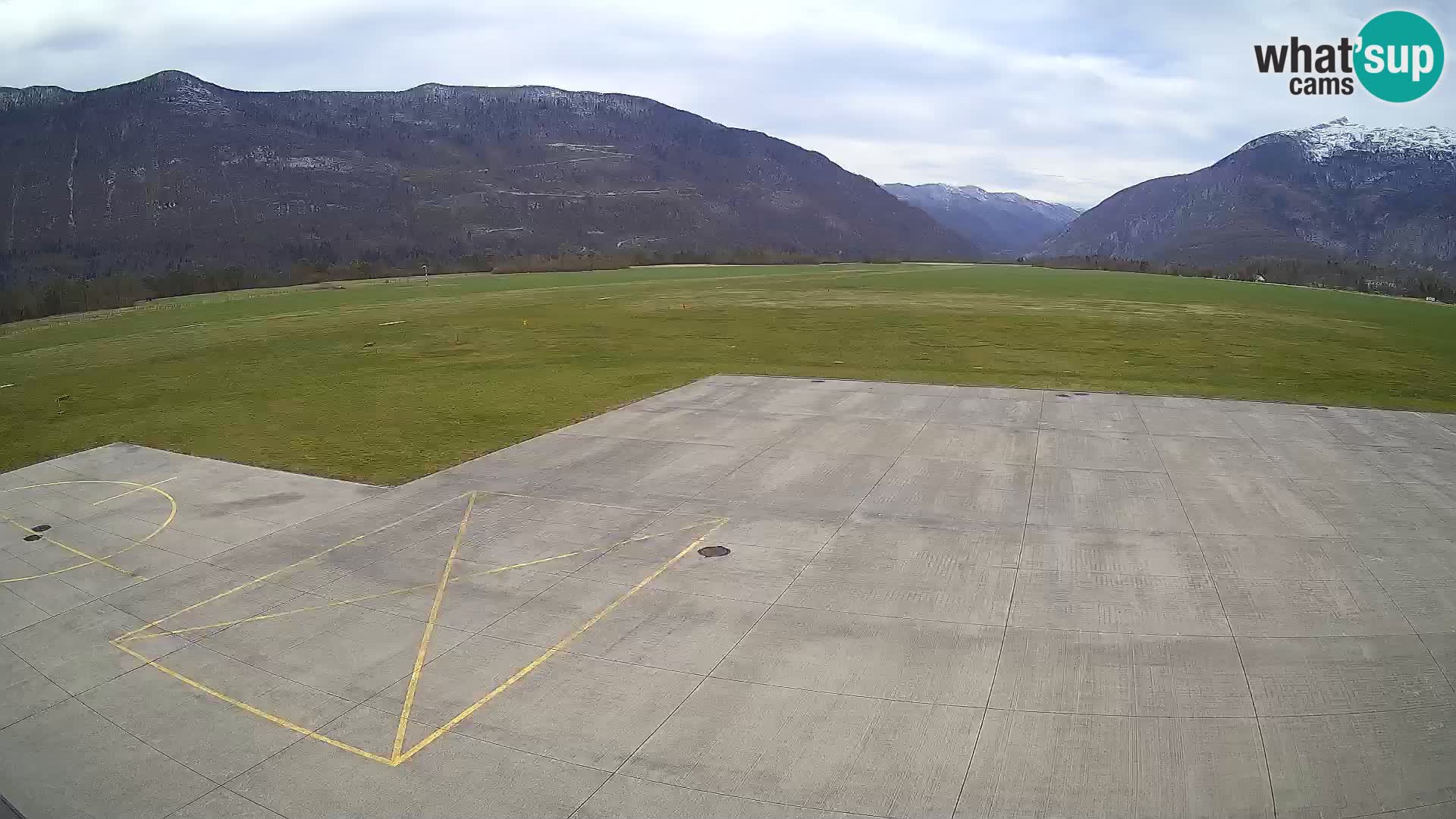 Bovec spletna kamera letališče – Skydive Bovec