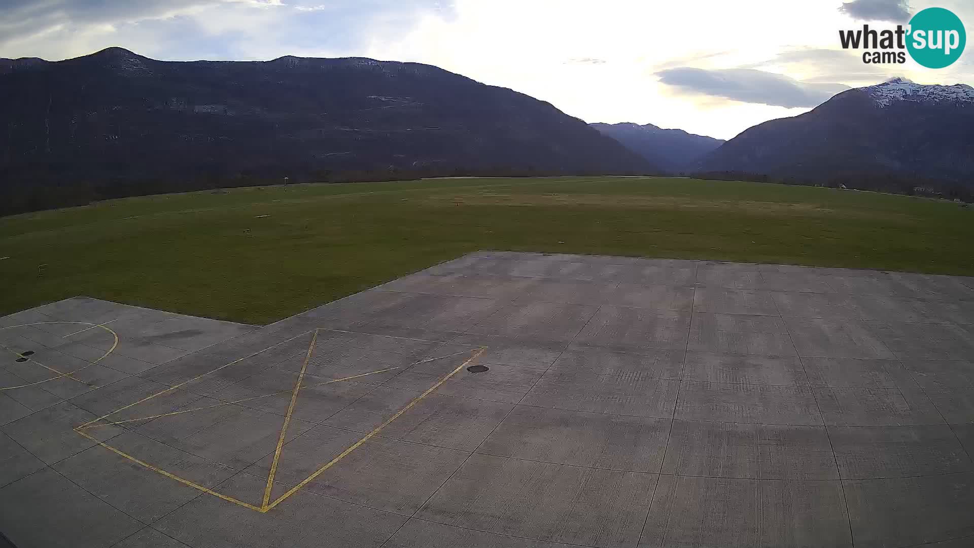 Bovec airport webcam – Skydive Bovec
