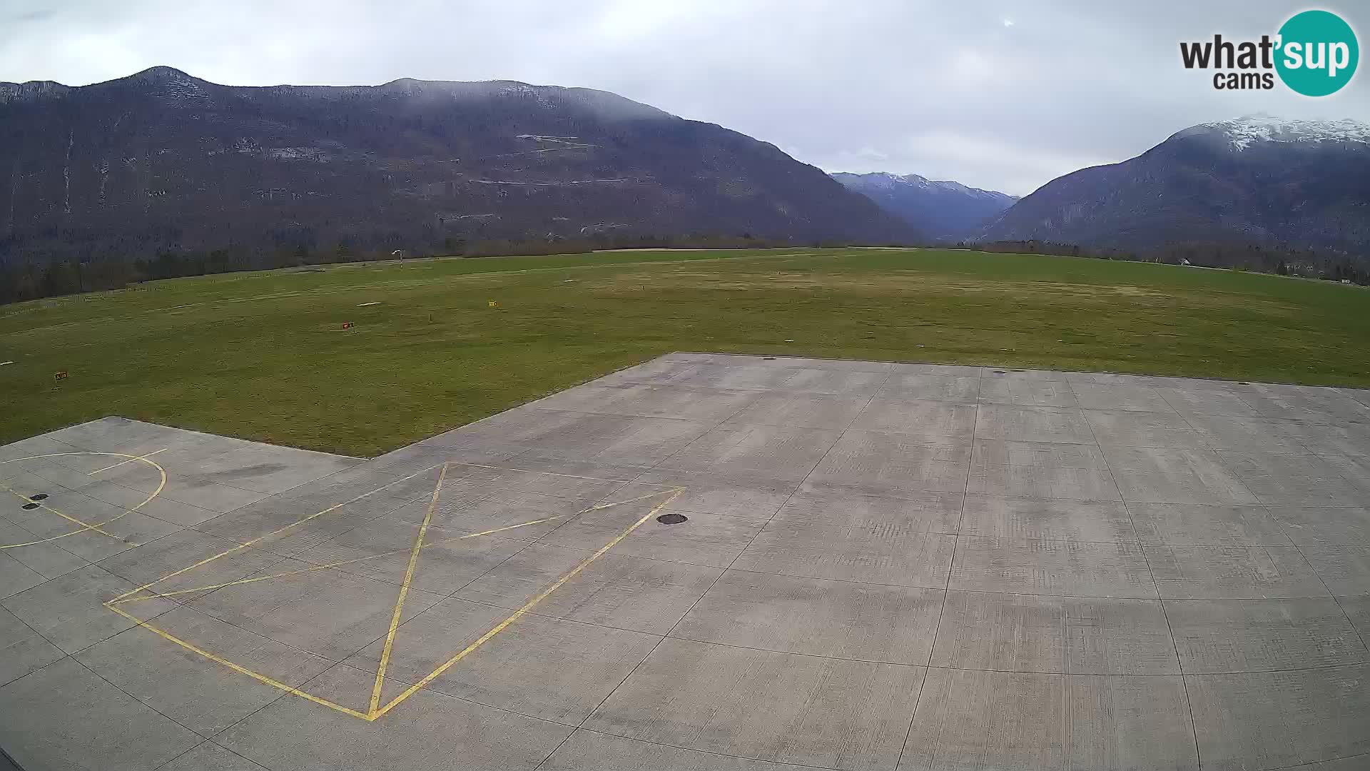 Bovec spletna kamera letališče – Skydive Bovec