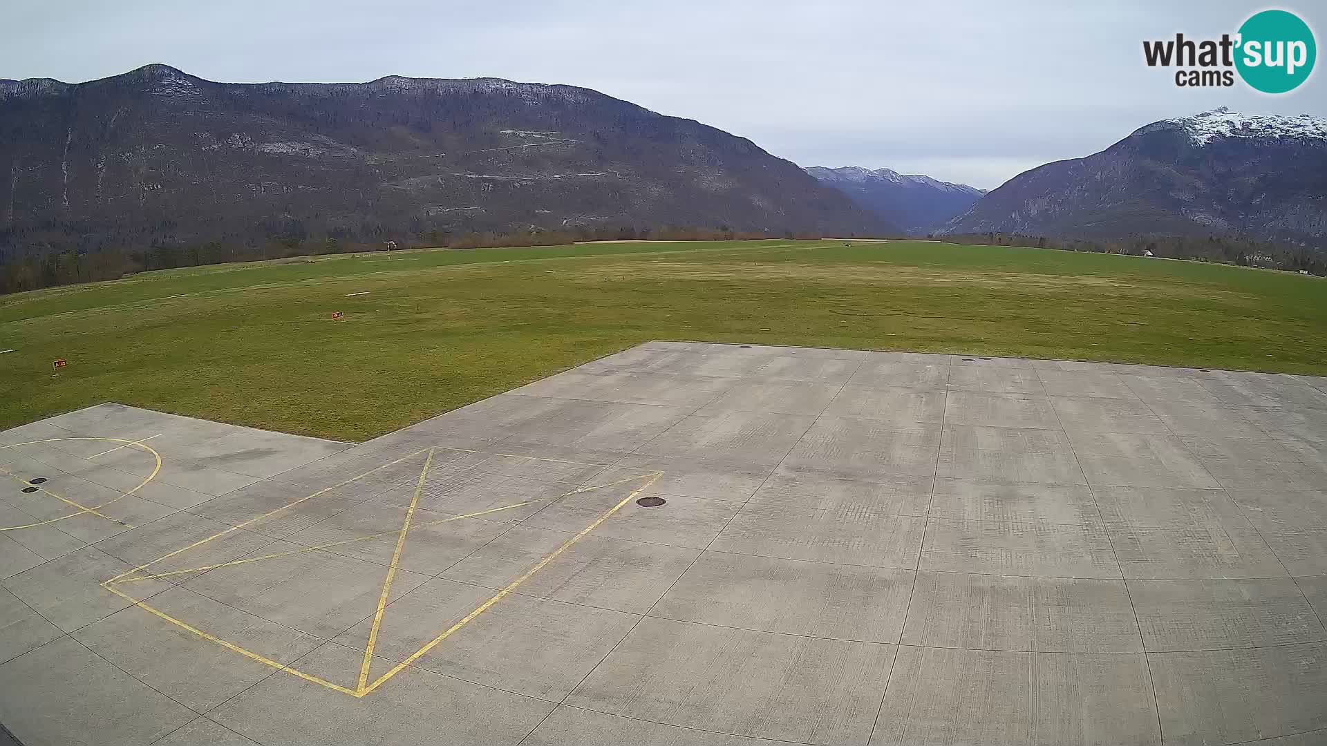 Bovec spletna kamera letališče – Skydive Bovec