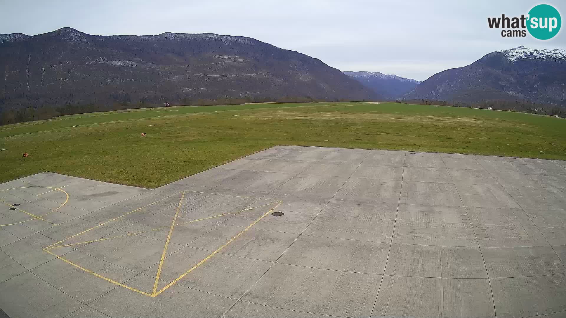 Bovec spletna kamera letališče – Skydive Bovec