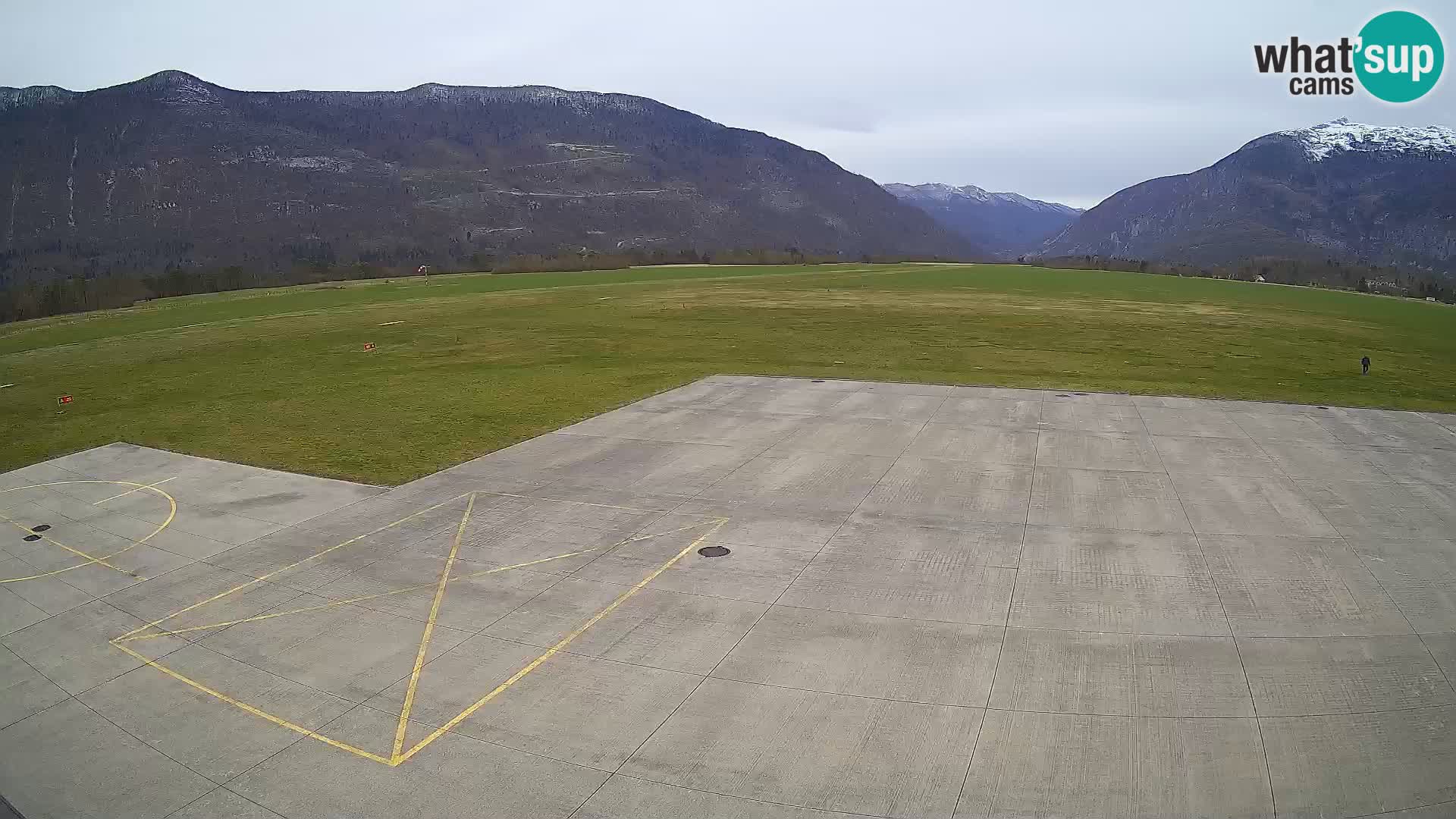 Bovec spletna kamera letališče – Skydive Bovec