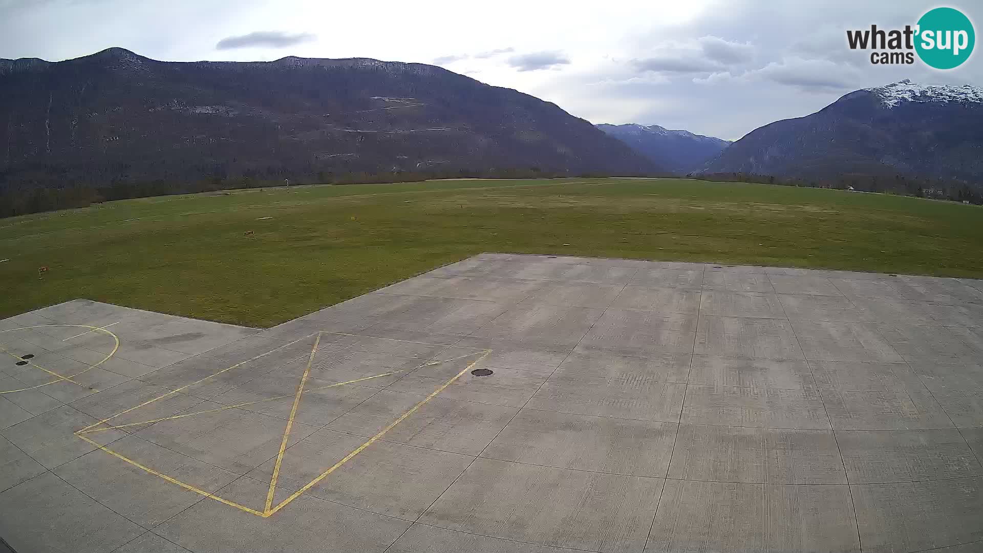 Bovec spletna kamera letališče – Skydive Bovec