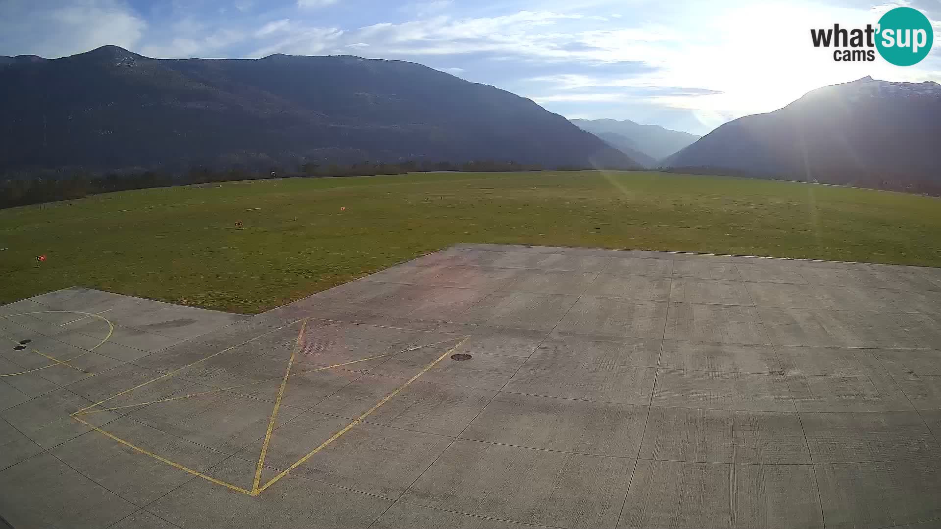 Bovec spletna kamera letališče – Skydive Bovec