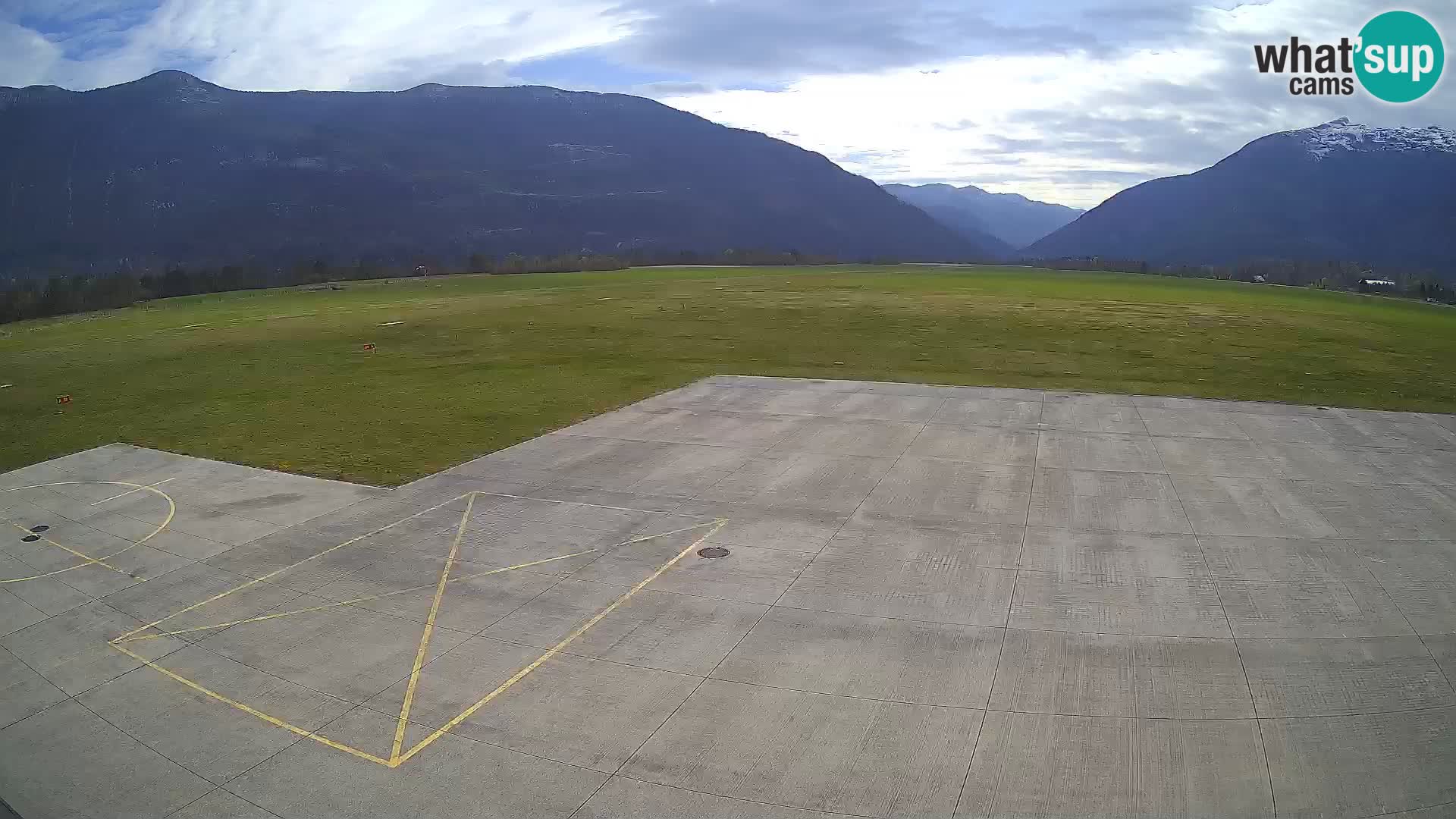 Bovec spletna kamera letališče – Skydive Bovec