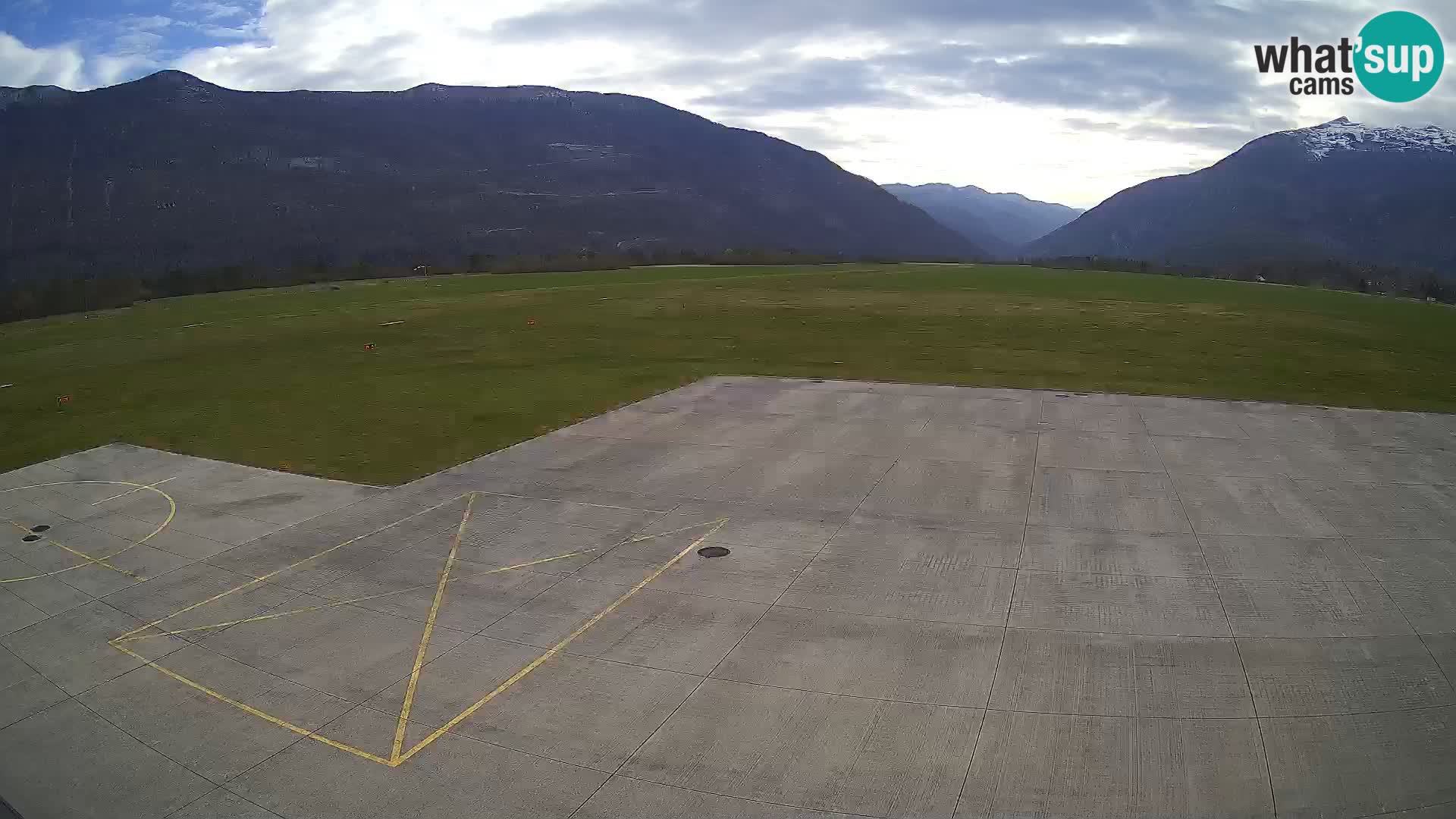 Bovec airport webcam – Skydive Bovec