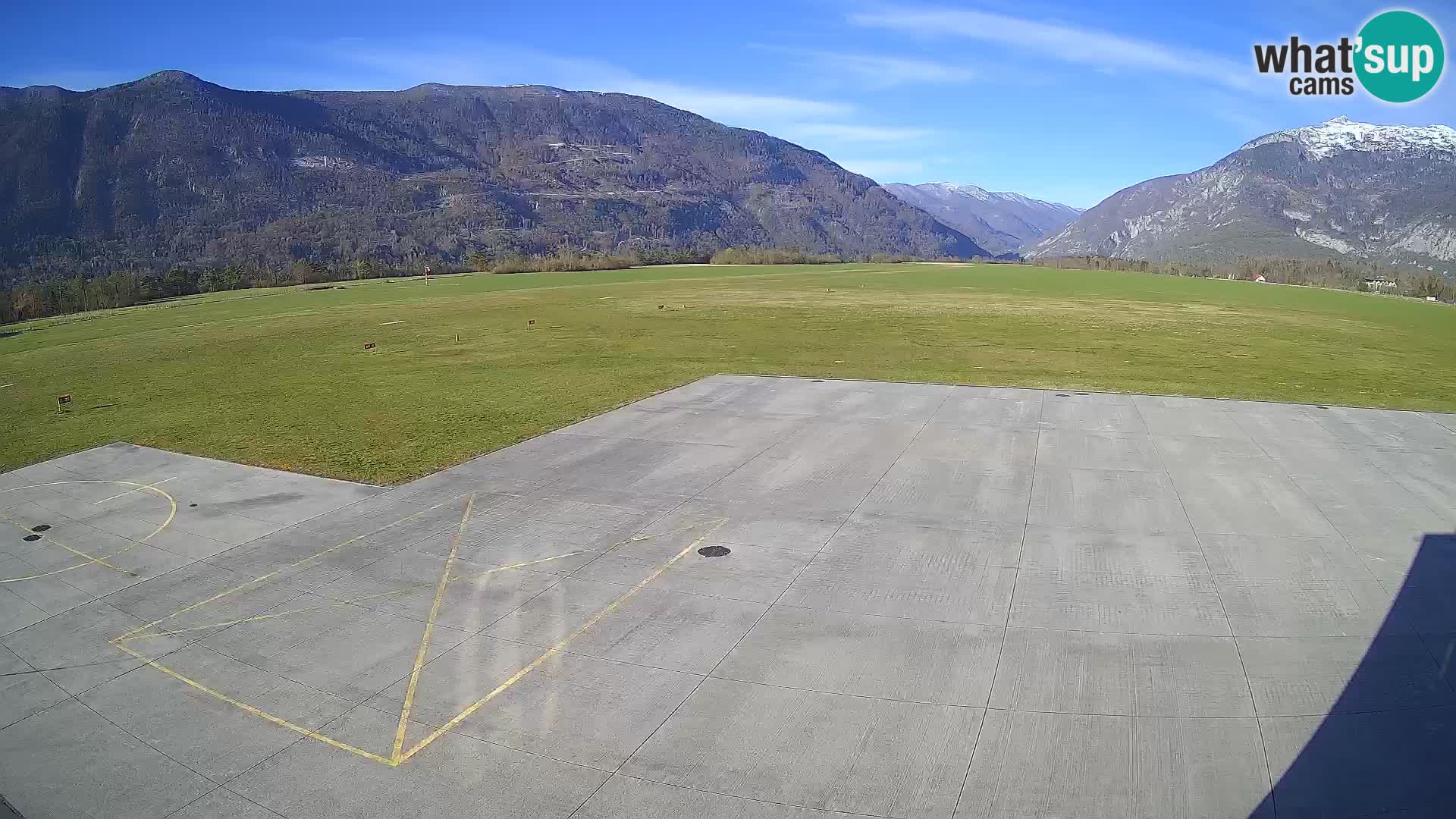 Bovec spletna kamera letališče – Skydive Bovec