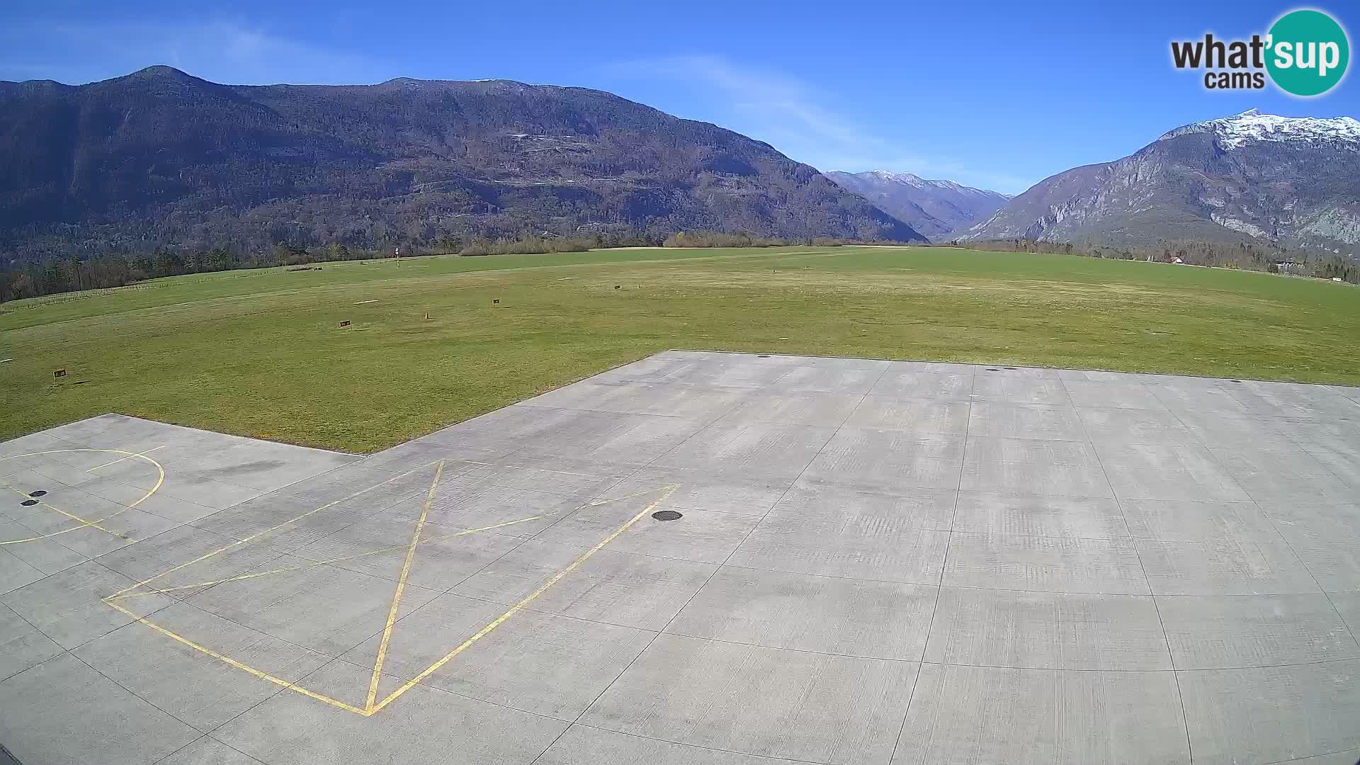Bovec spletna kamera letališče – Skydive Bovec