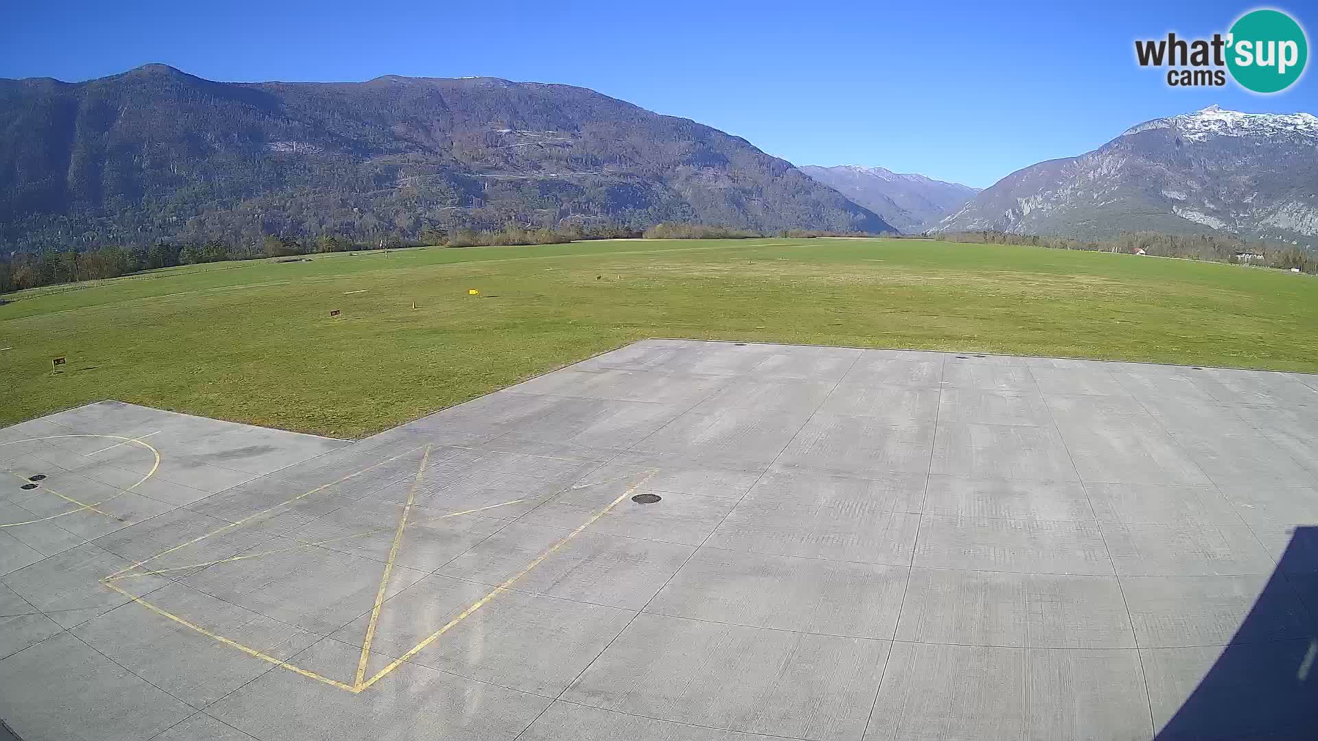 Bovec spletna kamera letališče – Skydive Bovec