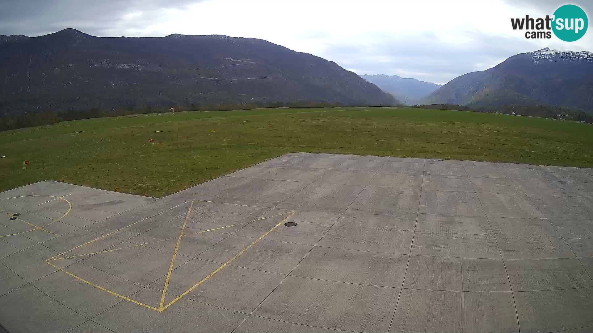 Bovec spletna kamera letališče – Skydive Bovec