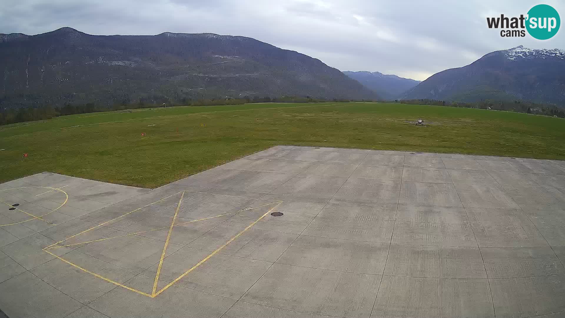 Bovec spletna kamera letališče – Skydive Bovec